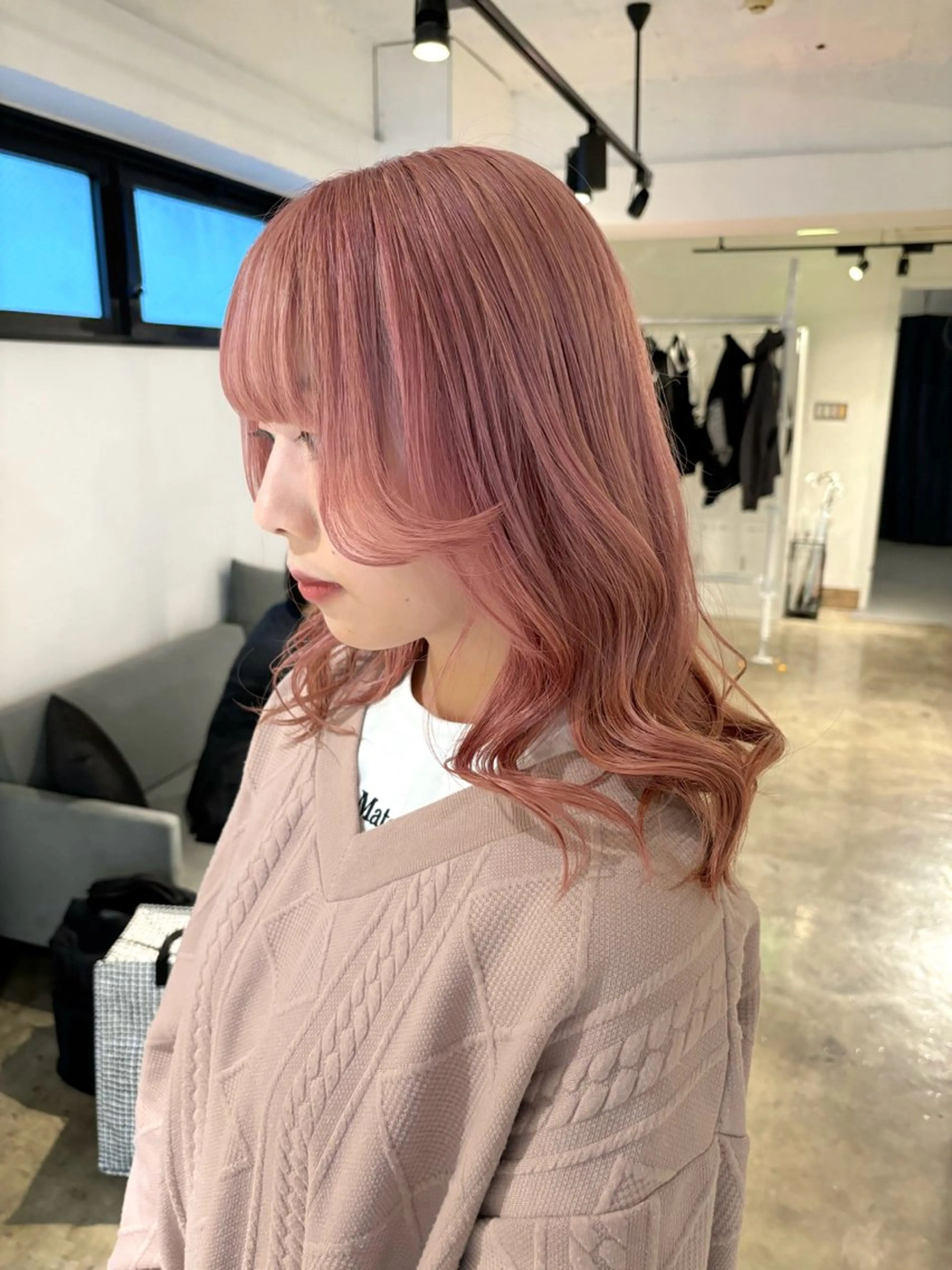 ミディアム カラー ブリーチ ピンクカラー 暖色カラー🍒 ケアブリーチ/akiのヘアスタイル