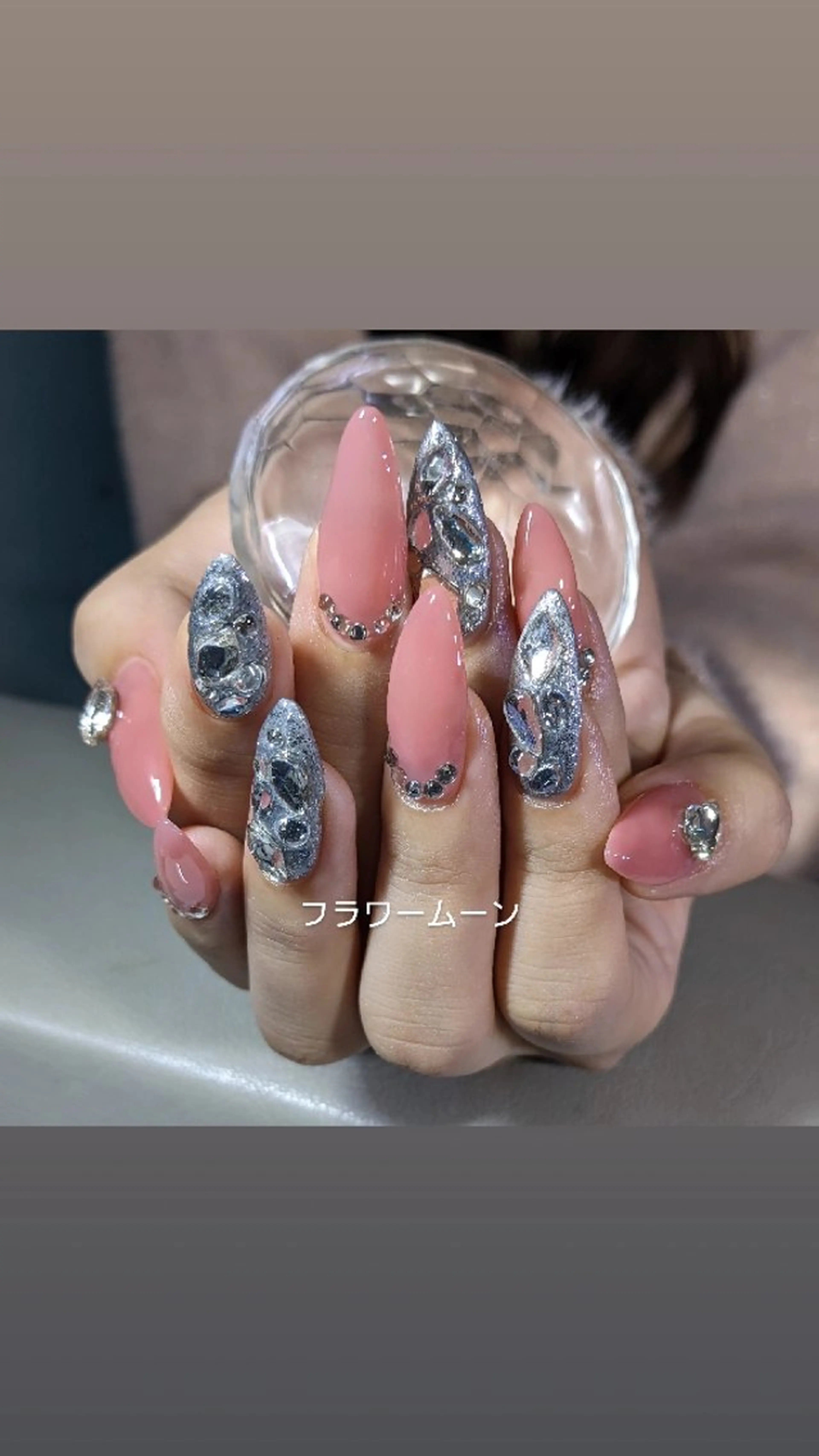 ネイル フラワー ムーンのネイルデザイン