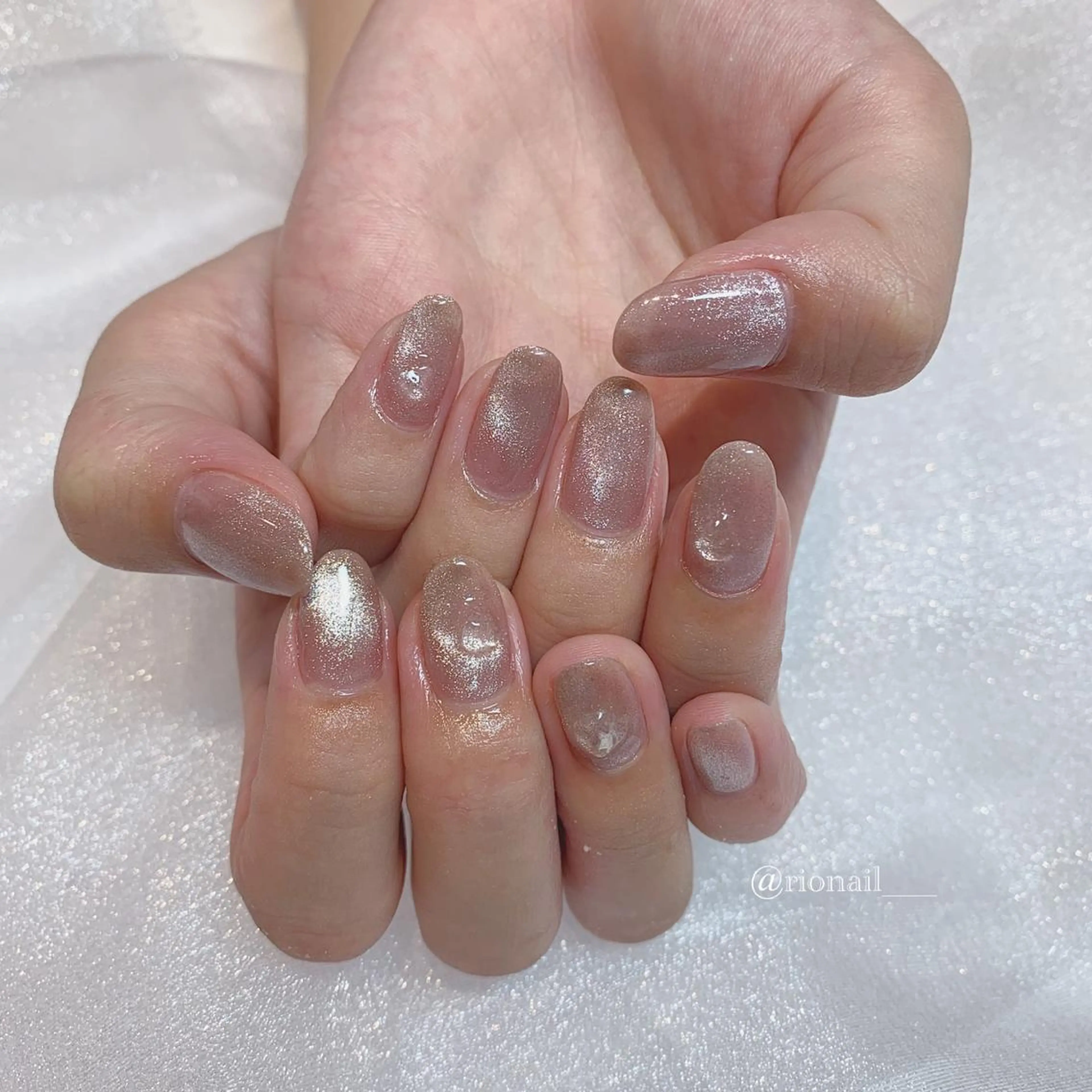 ネイル アートネイル 𝘙𝘪𝘰𝘯𝘢 ...🕯🤍のネイルデザイン