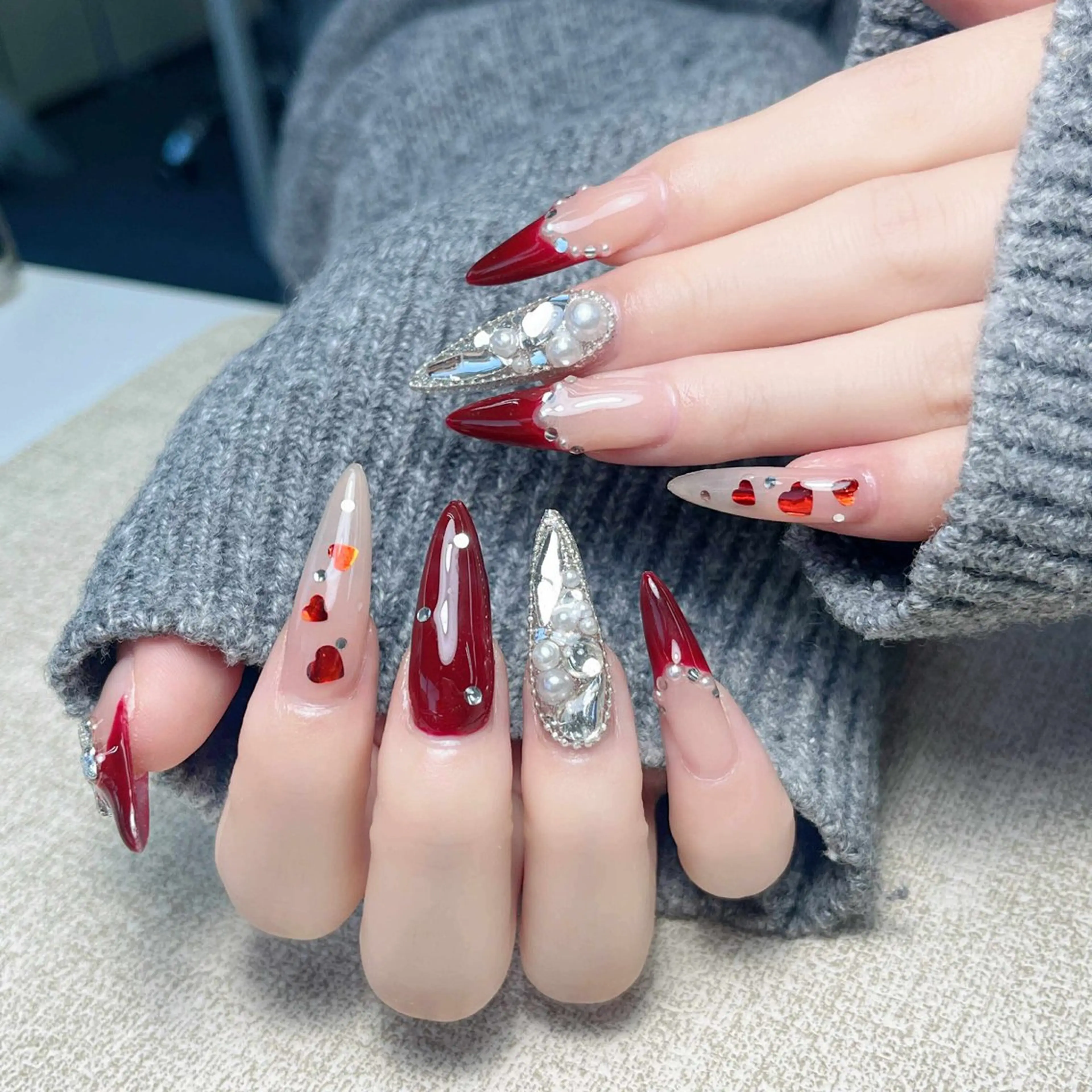 ネイル オーロラネイル ボルドー ブラウン ハート ラメ(グリッター) ハンドネイル Nova Nail Shinsaiのネイルデザイン