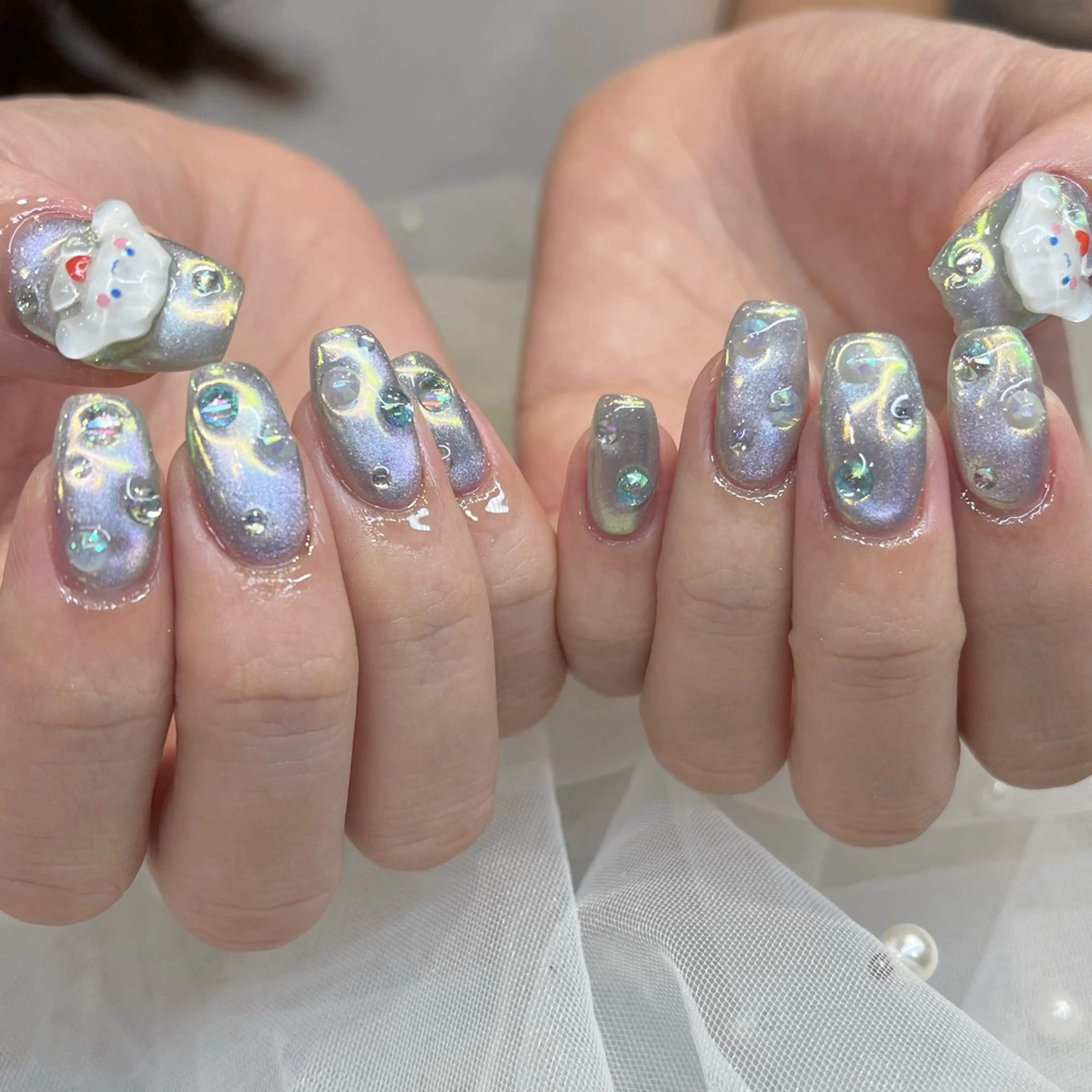 ネイル オーロラネイル ハンドネイル 内田 里穂のネイルデザイン