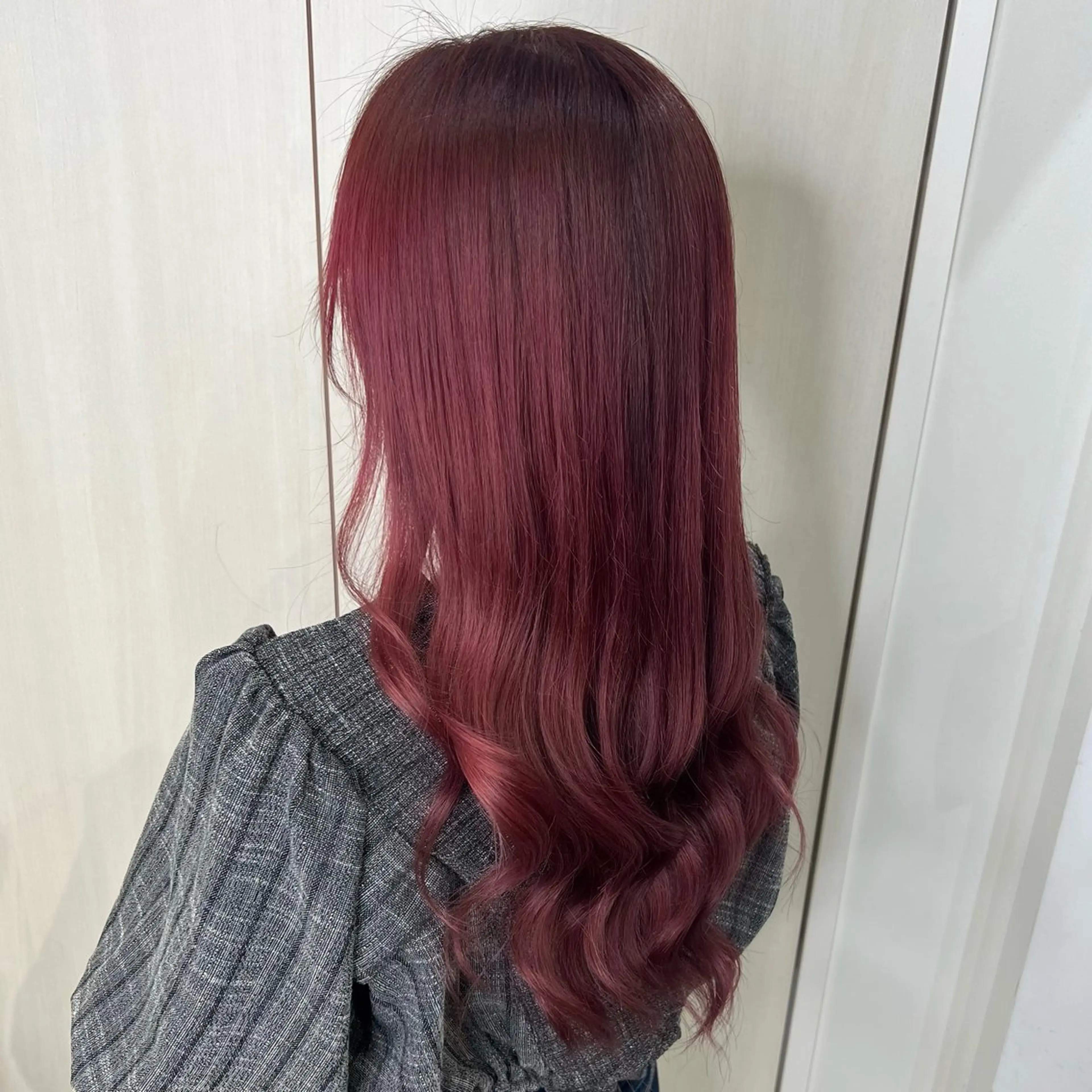 ロング カラー レッドカラー ヘアカラー エクステ 🦋エクステ🦋 TOMOKAのヘアスタイル