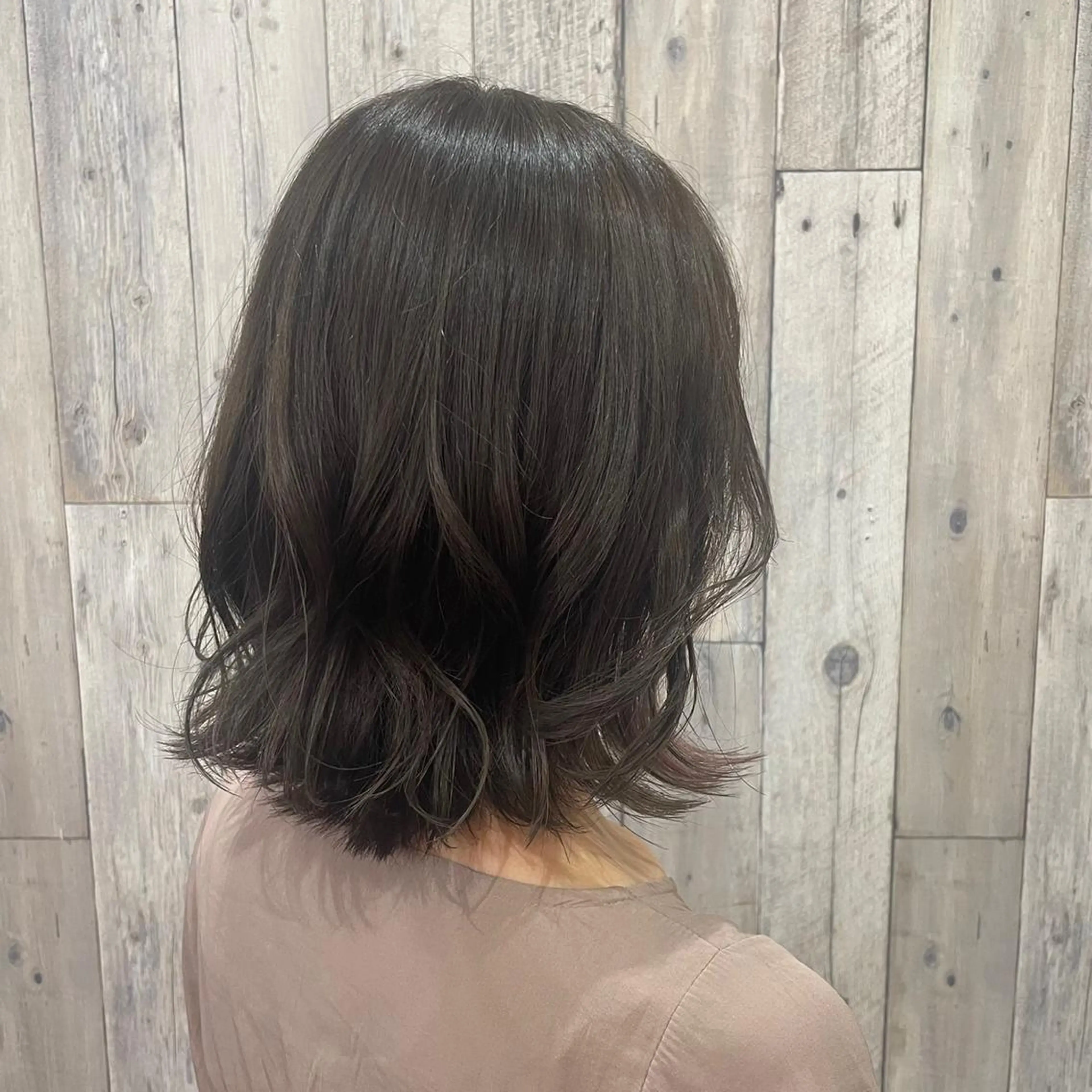 ミディアム パーマ カット パーマ トリートメント 庭山 理沙のヘアスタイル