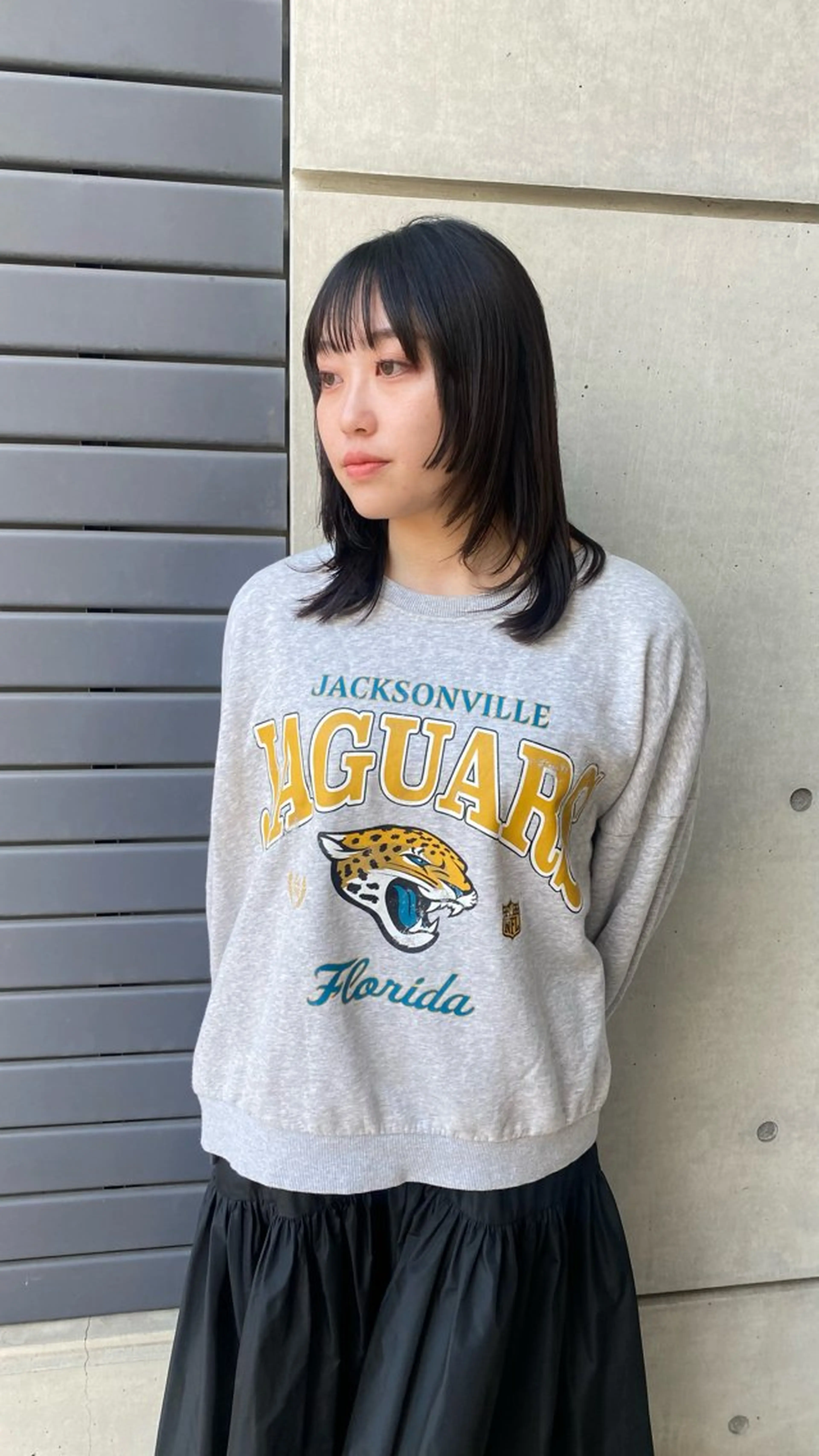 セミロング カラー 磯谷 朋のヘアスタイル