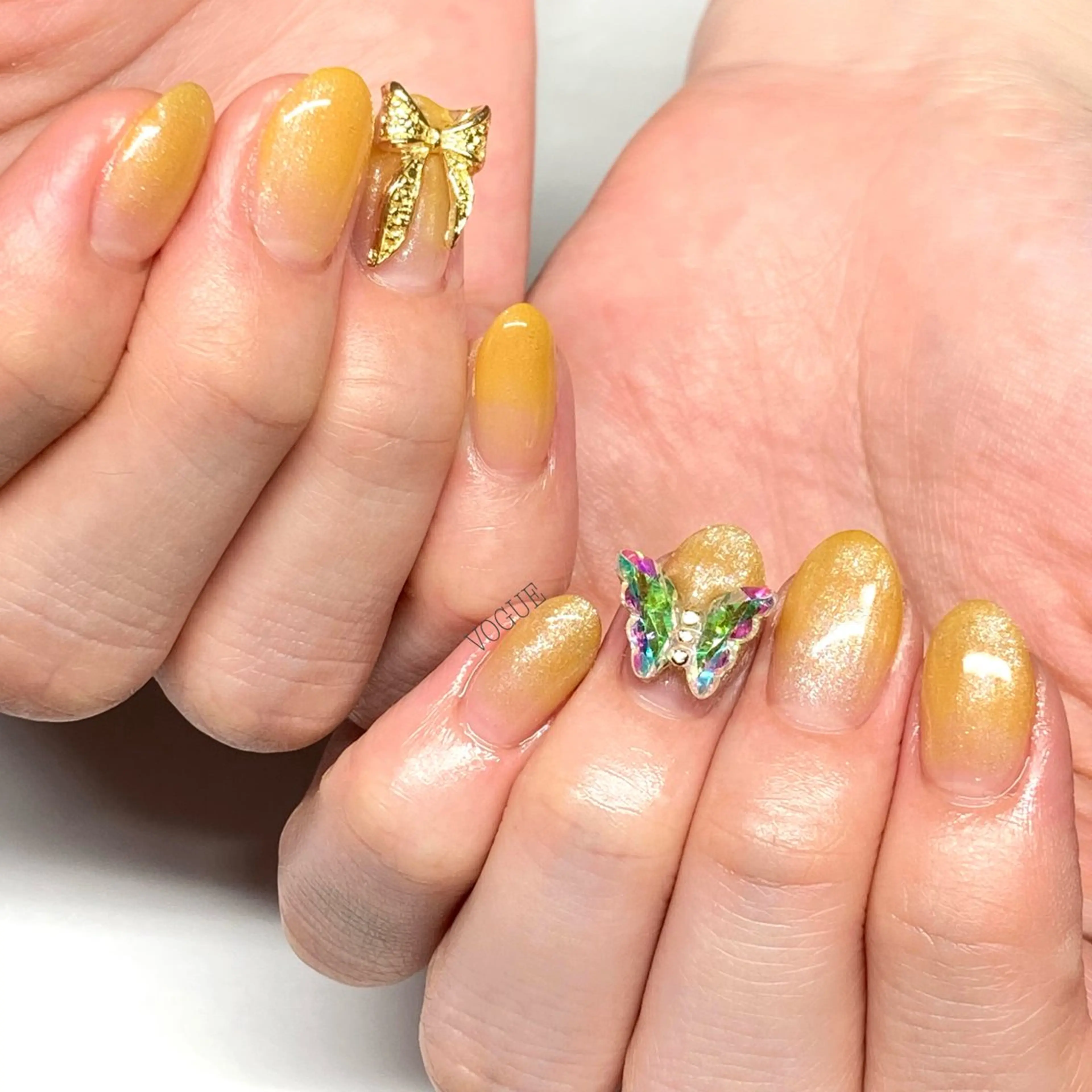ネイル ハンドネイル VOGUE ×SWANのネイルデザイン