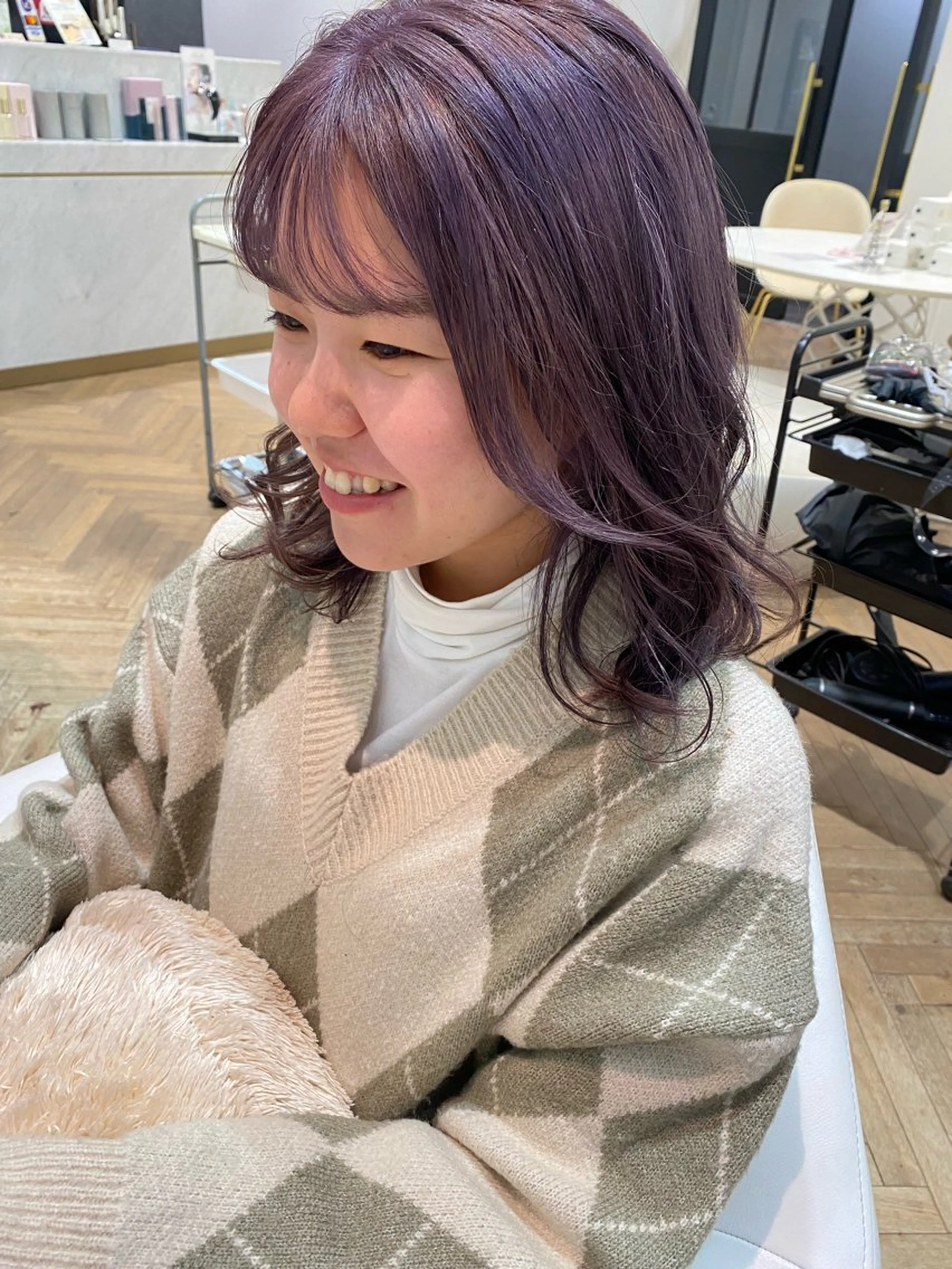 ミディアム カラー ベージュカラー ブリーチ ダブルカラー ラベンダーカラー カット ヘアカラー 増井 彩乃のヘアスタイル