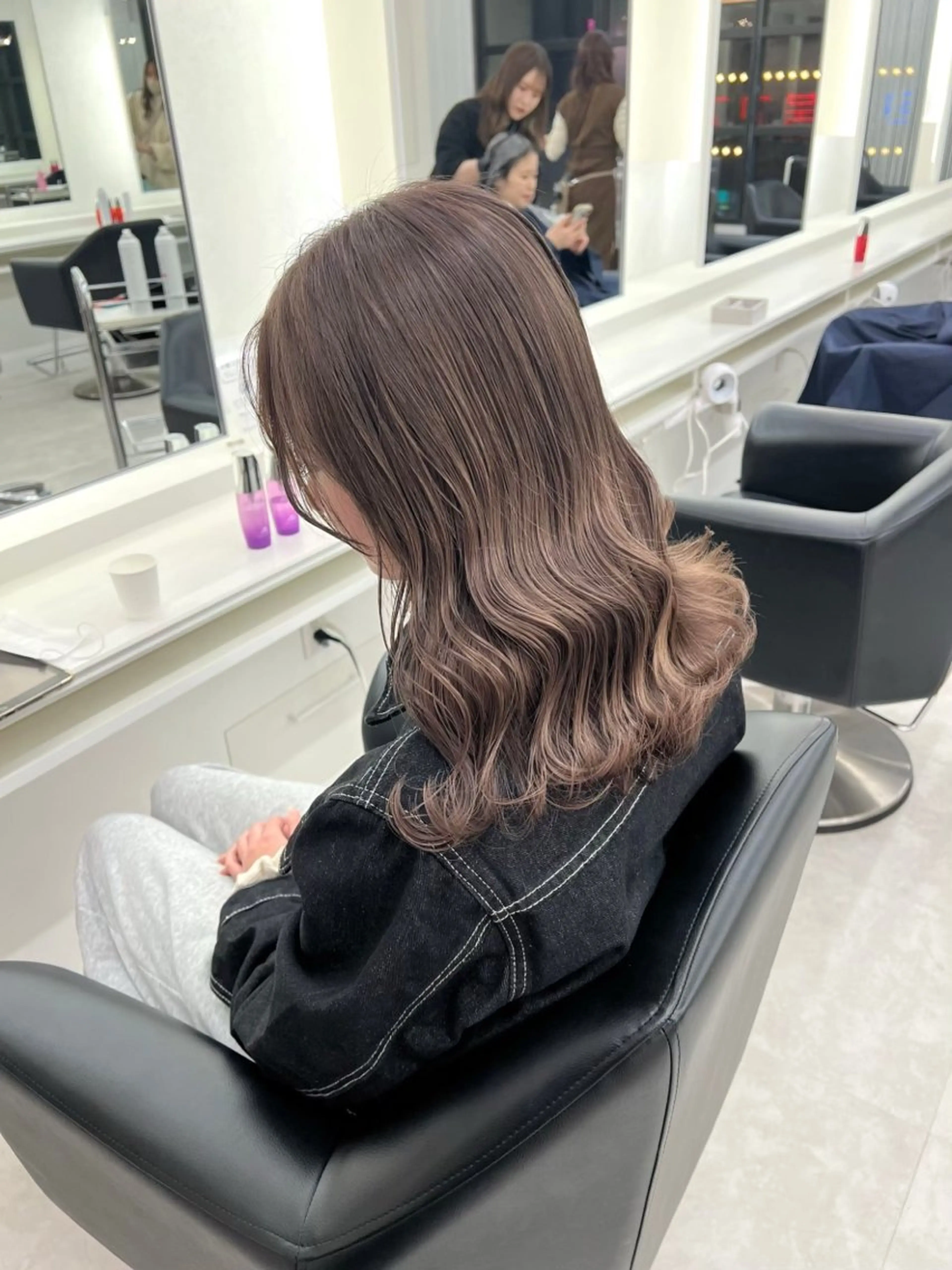 セミロング ヘアカラー Parve  Mix 🫧梶川虹のヘアスタイル