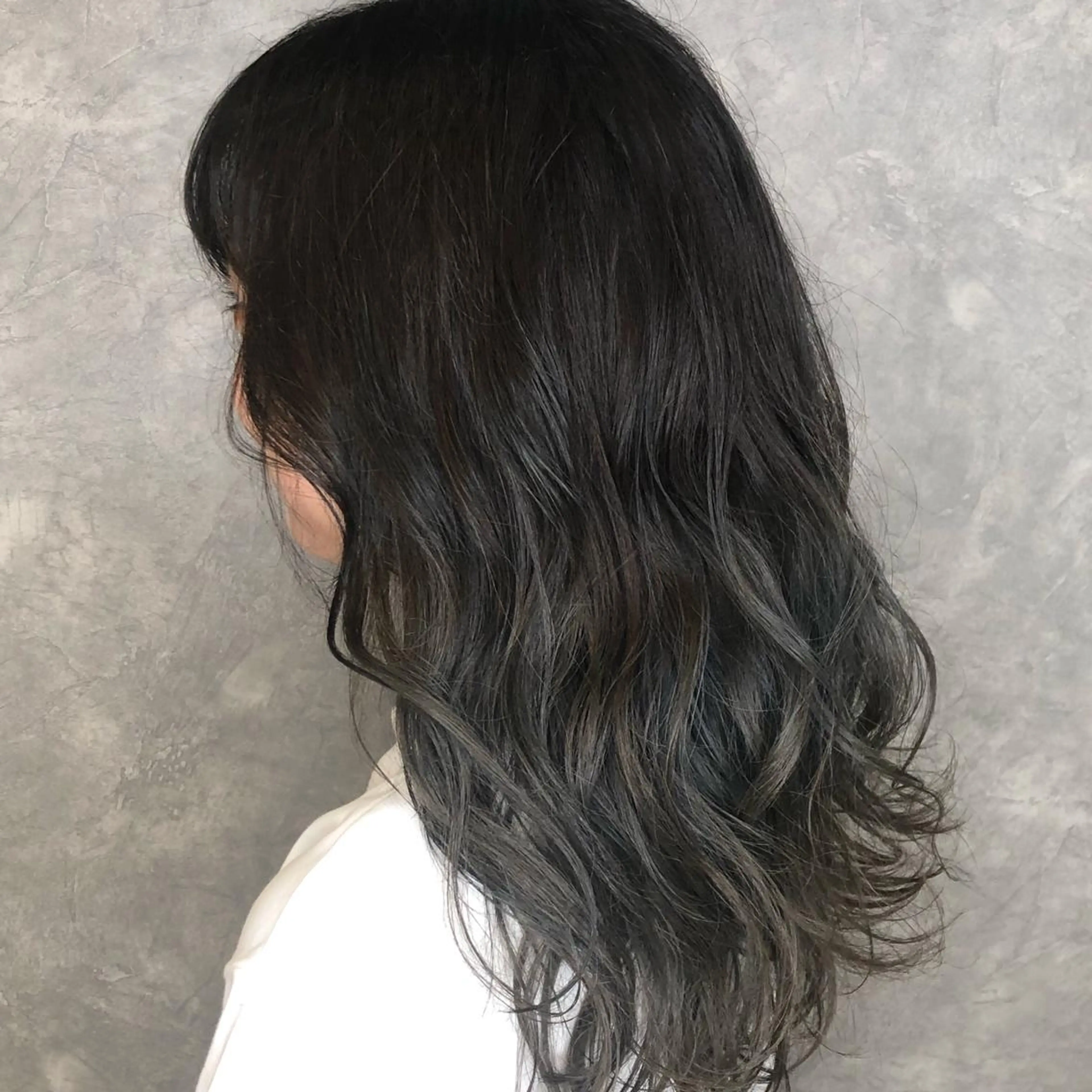 カラー グラデーションカラー 井澤 和花のヘアスタイル