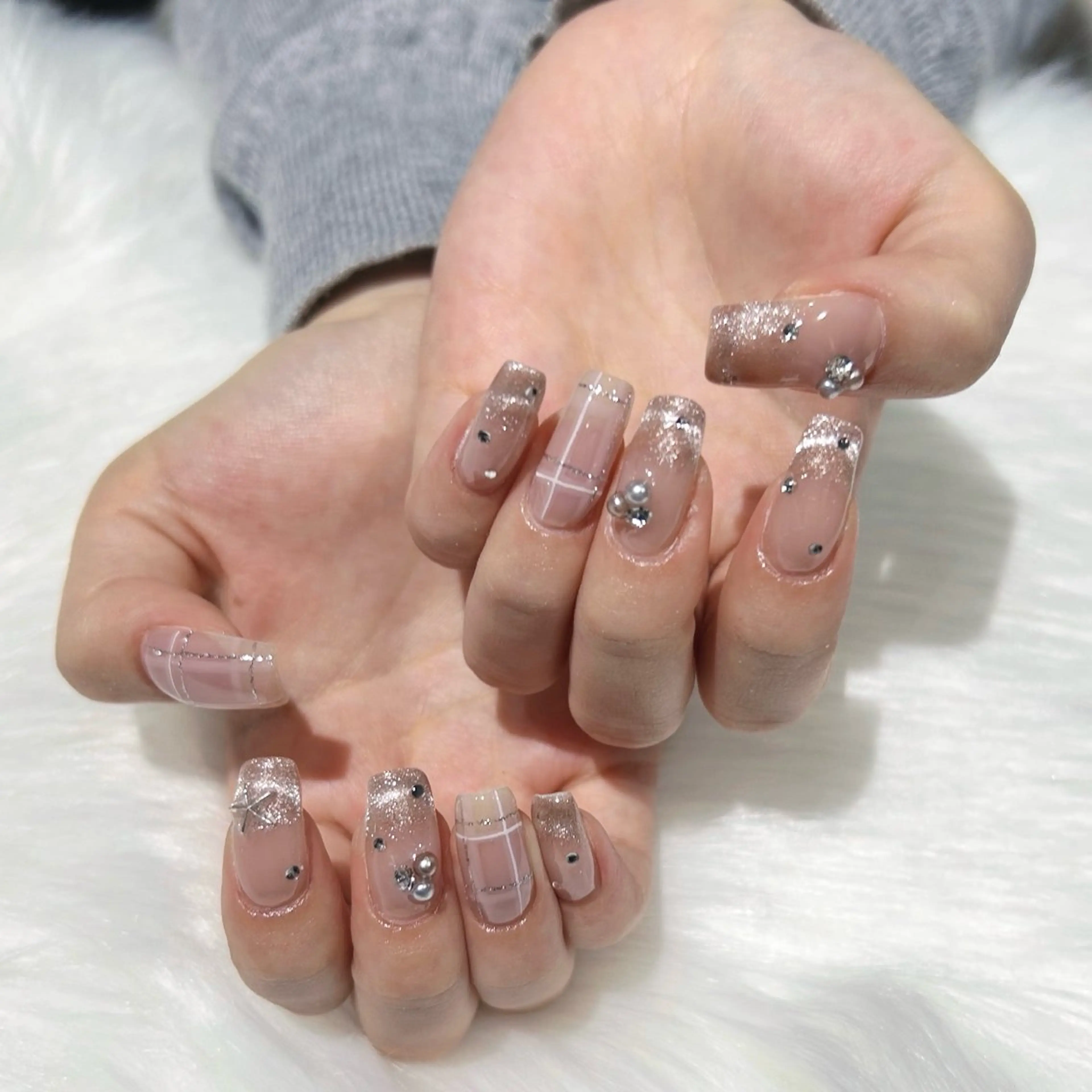 ネイル フレンチネイル キラキラネイル マグネットネイル マグネットフレンチ ワンホンネイル ハンドネイル Keli Nailのネイルデザイン