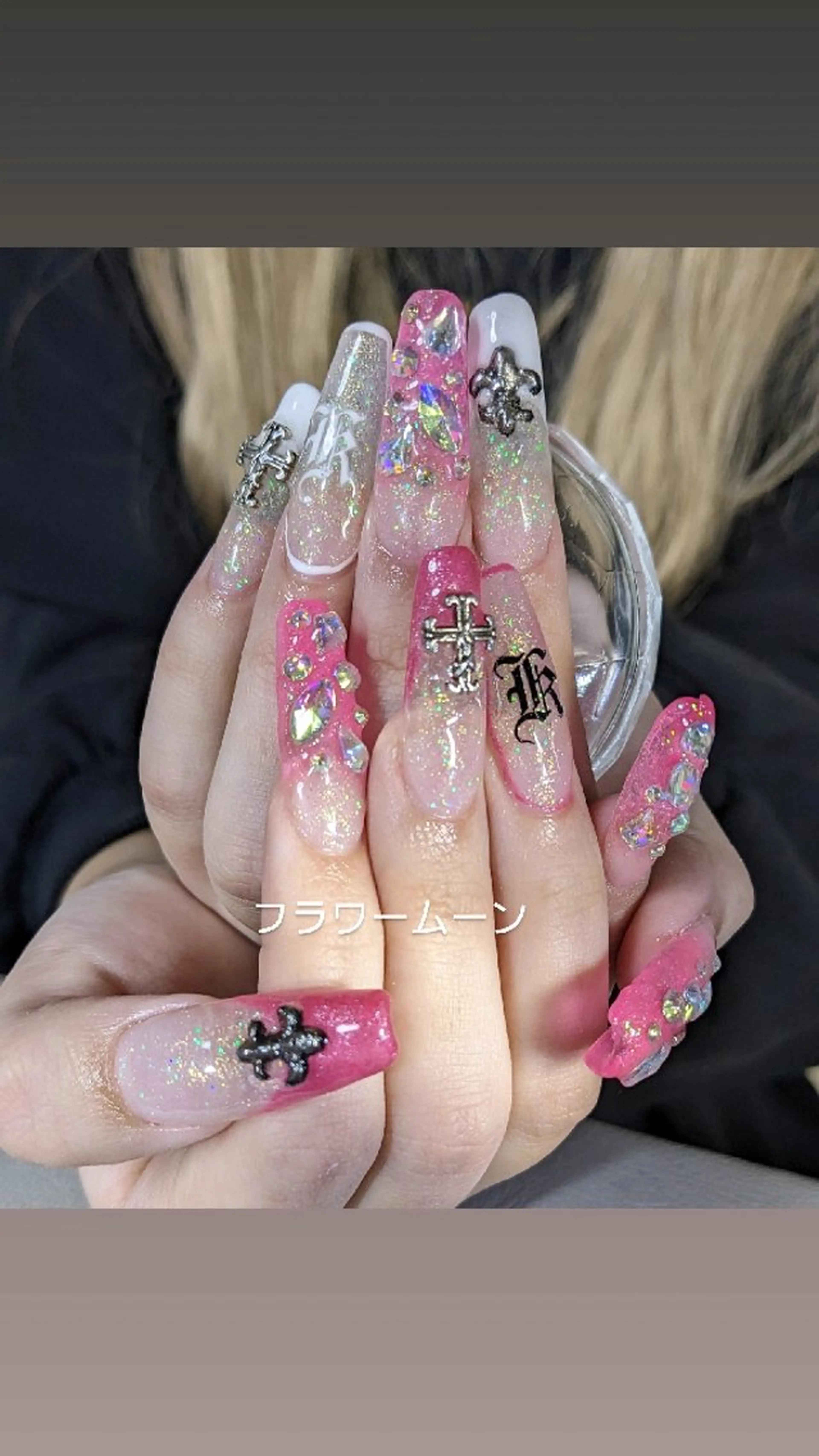 ネイル フレンチネイル グラデーション フラワー ムーンのネイルデザイン