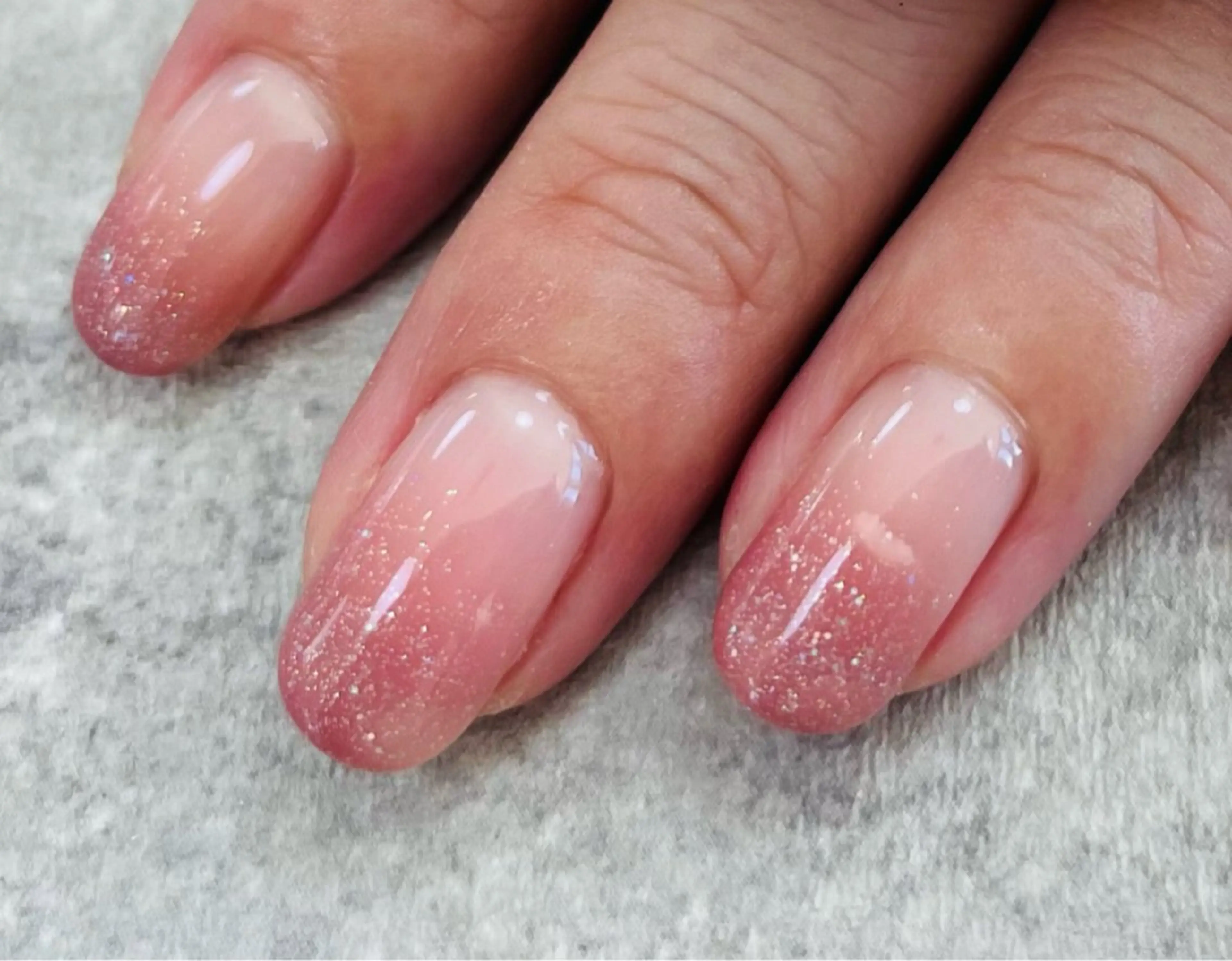 ネイル フットネイル フレンチネイル ガラスフレンチ グラデーション キラキラネイル ハンドネイル 二見 晴香のネイルデザイン