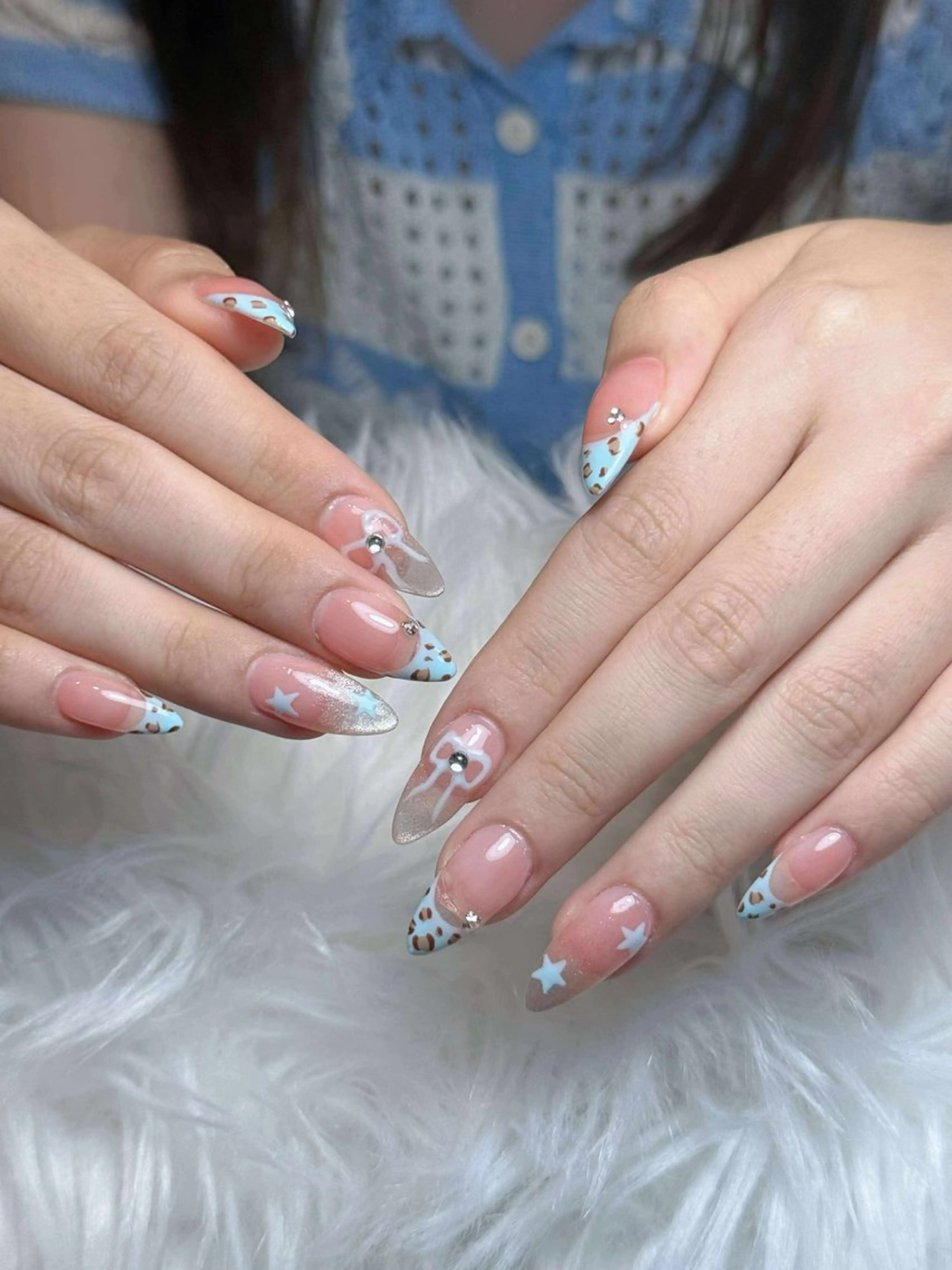 ネイル ボルドー ブラウン チークネイル ドット フットネイル ハンドネイル Julli NailStudioのネイルデザイン