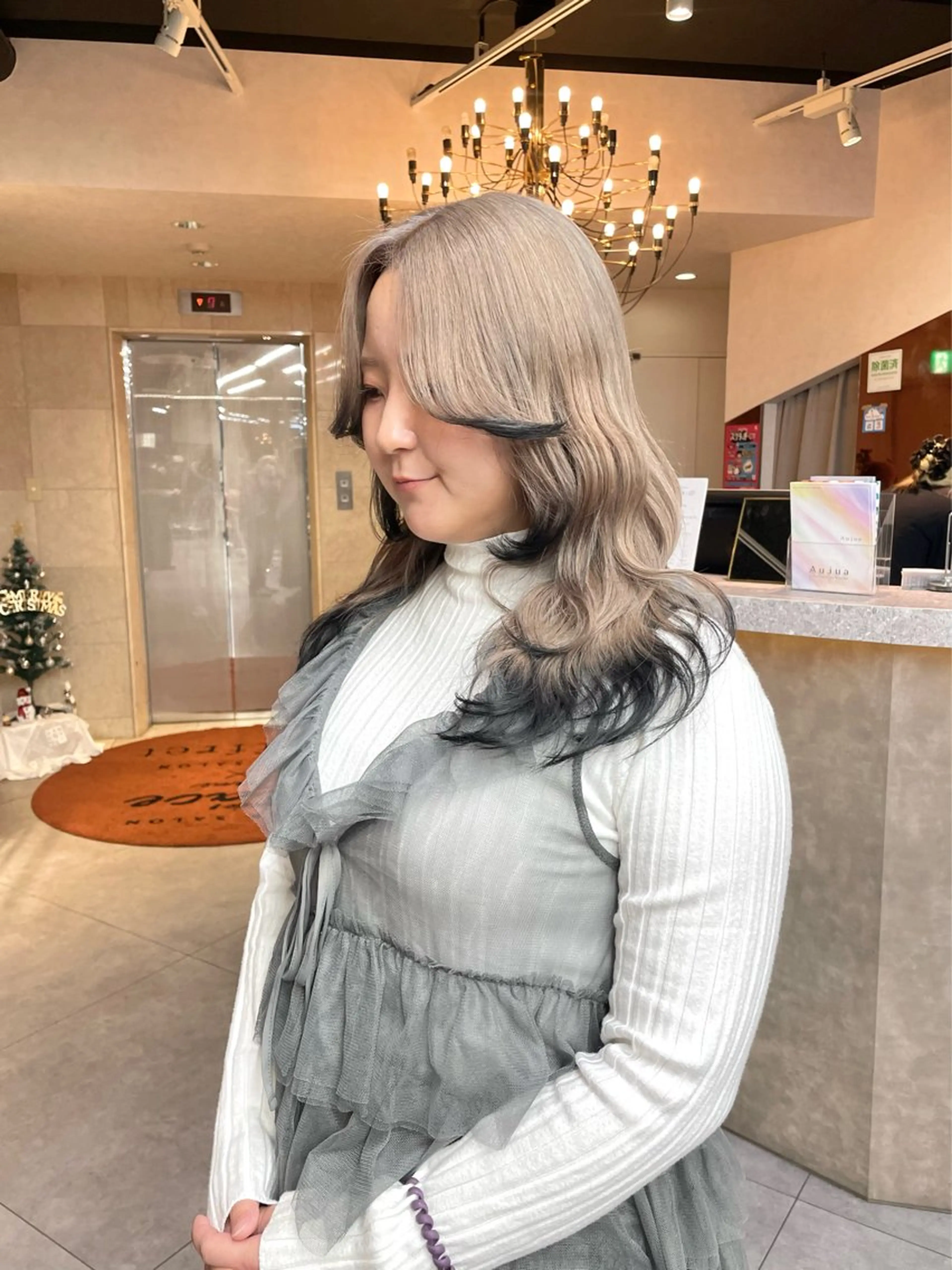 ロング カラー ベージュカラー ブリーチ デザインカラー ダブルカラー グレージュ カット ヘアカラー 🫧ミルクティーベー ジュ🫧門脇ゆう🎀のヘアスタイル