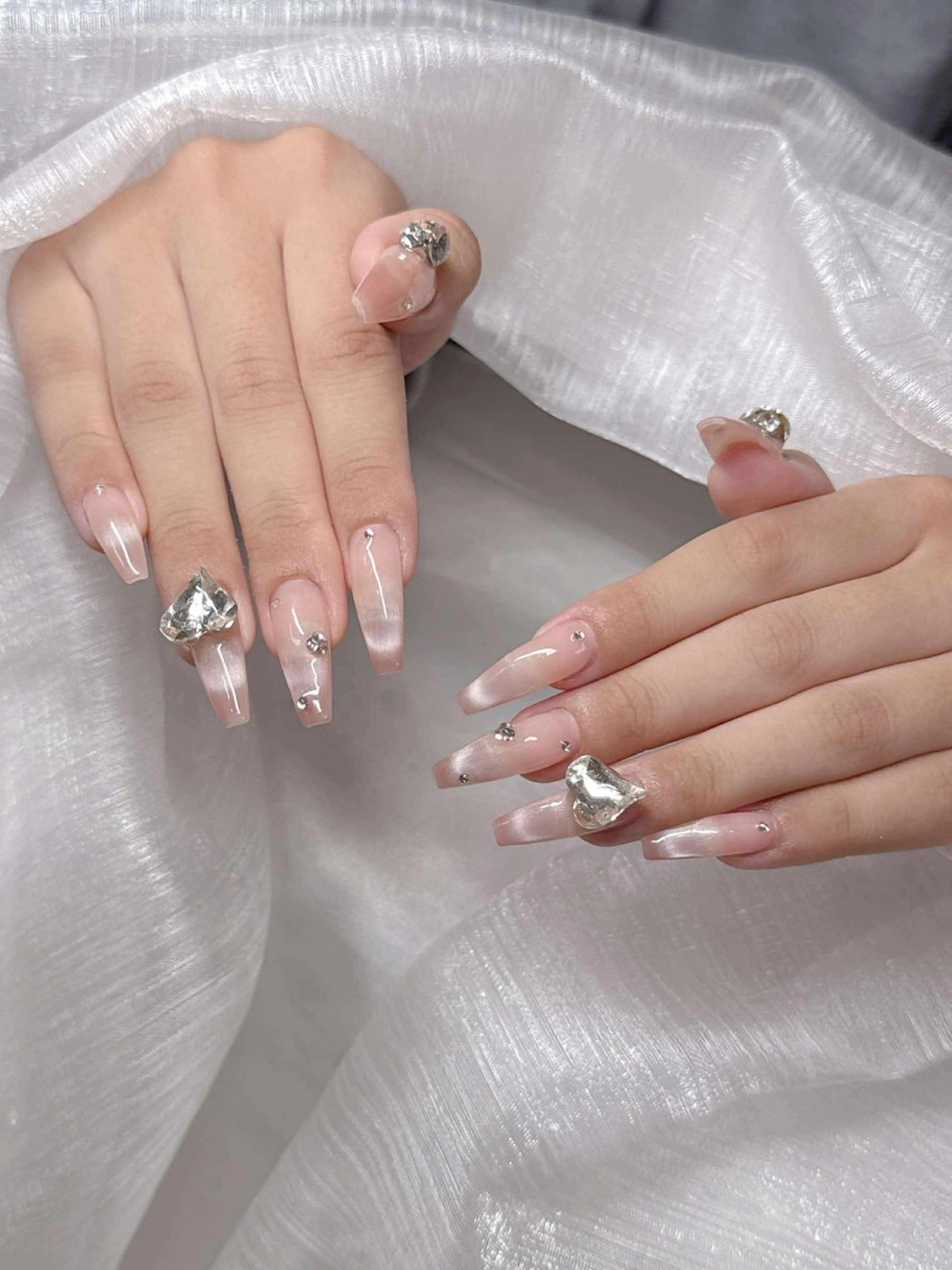 ネイル 長さ出し グラデーション 卒業式 キラキラネイル マグネットネイル ハンドネイル Lee Nailsのネイルデザイン