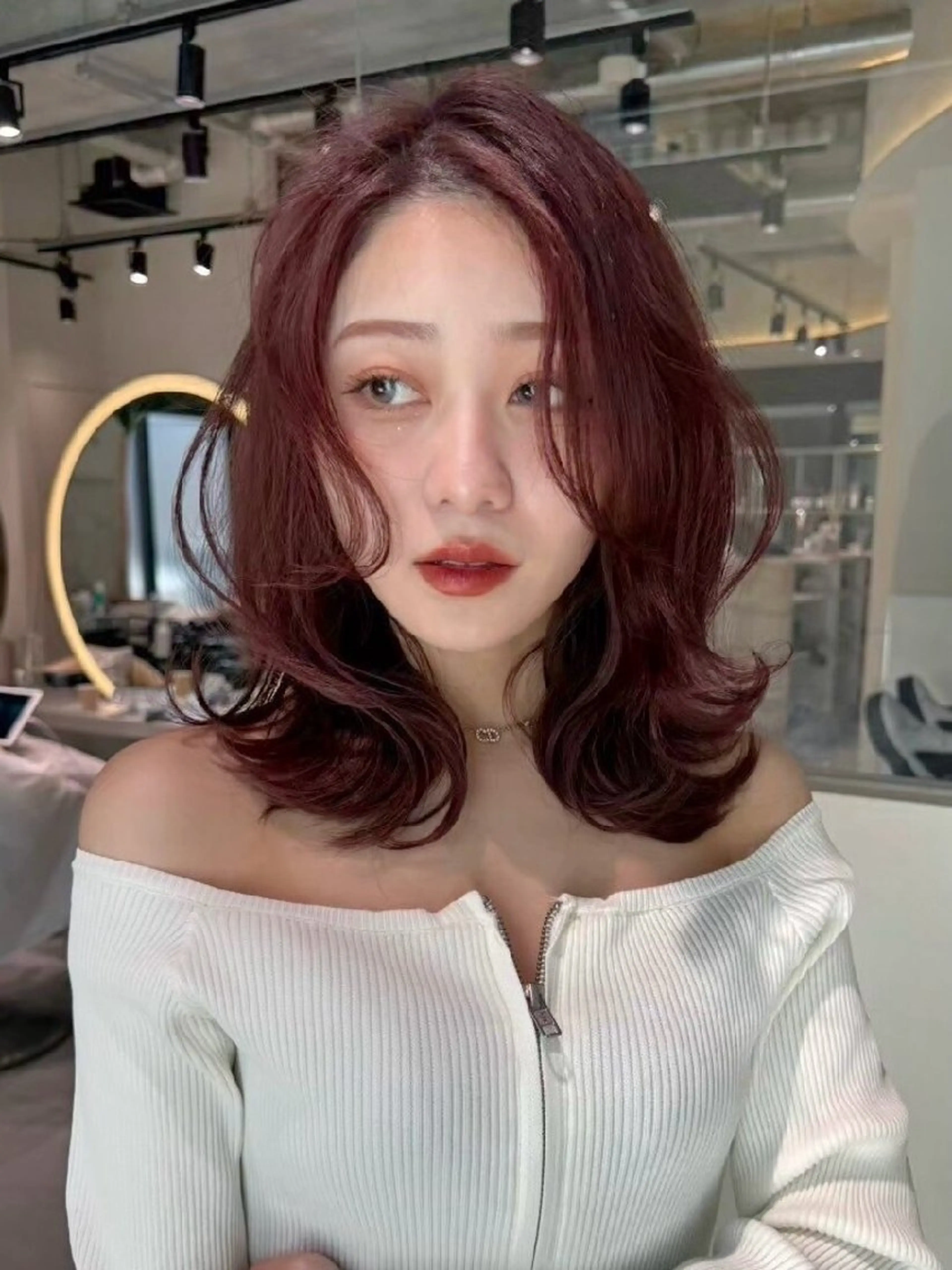 カラー ロング カット ヘアカラー トリートメント Lond Mirrorのヘアスタイル
