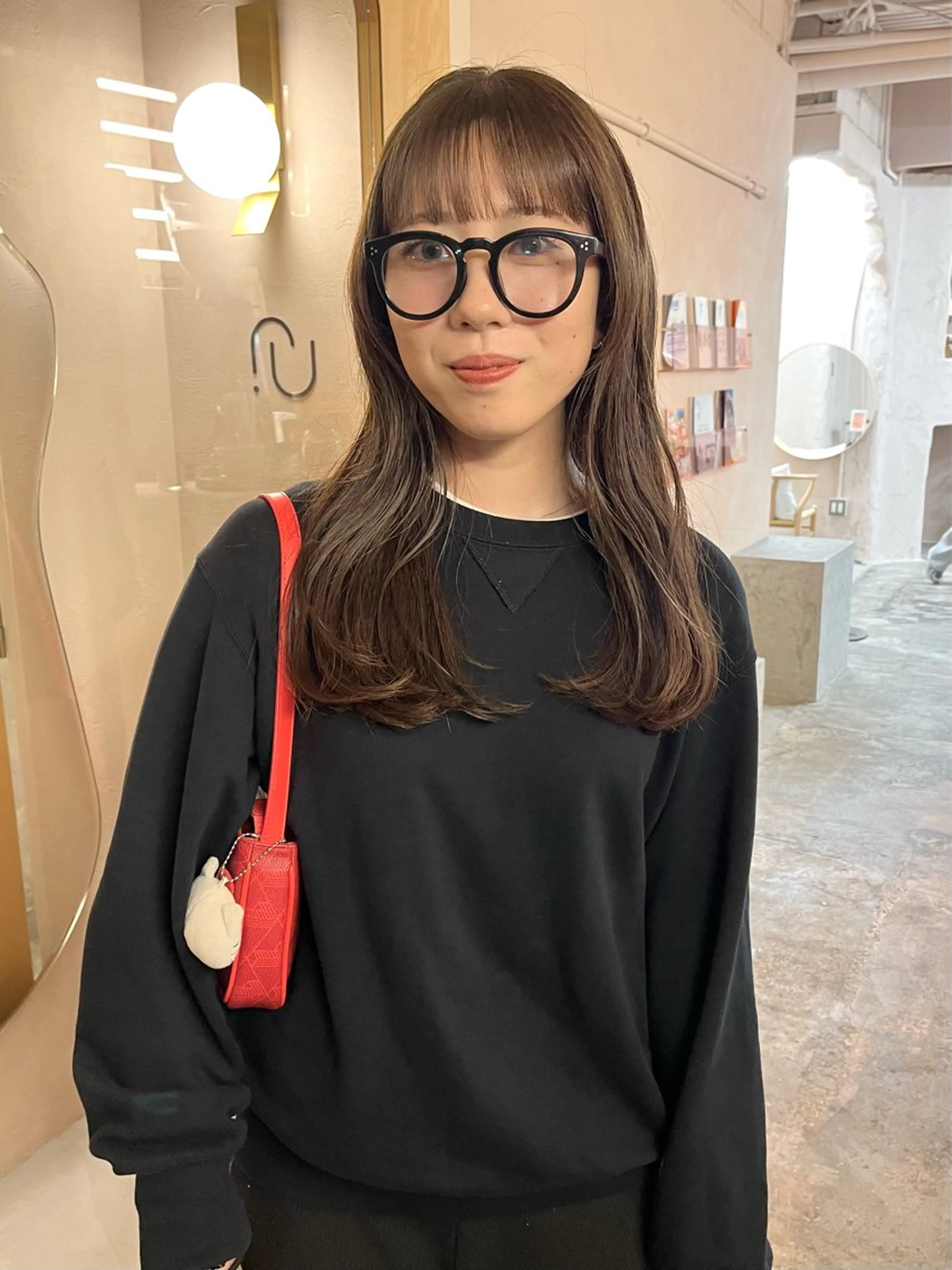 セミロング カラー ベージュカラー ブリーチ ブラウンカラー ブラウンベージュ ダブルカラー カット ヘアカラー トリートメント iru所属・mi kiのヘアスタイル