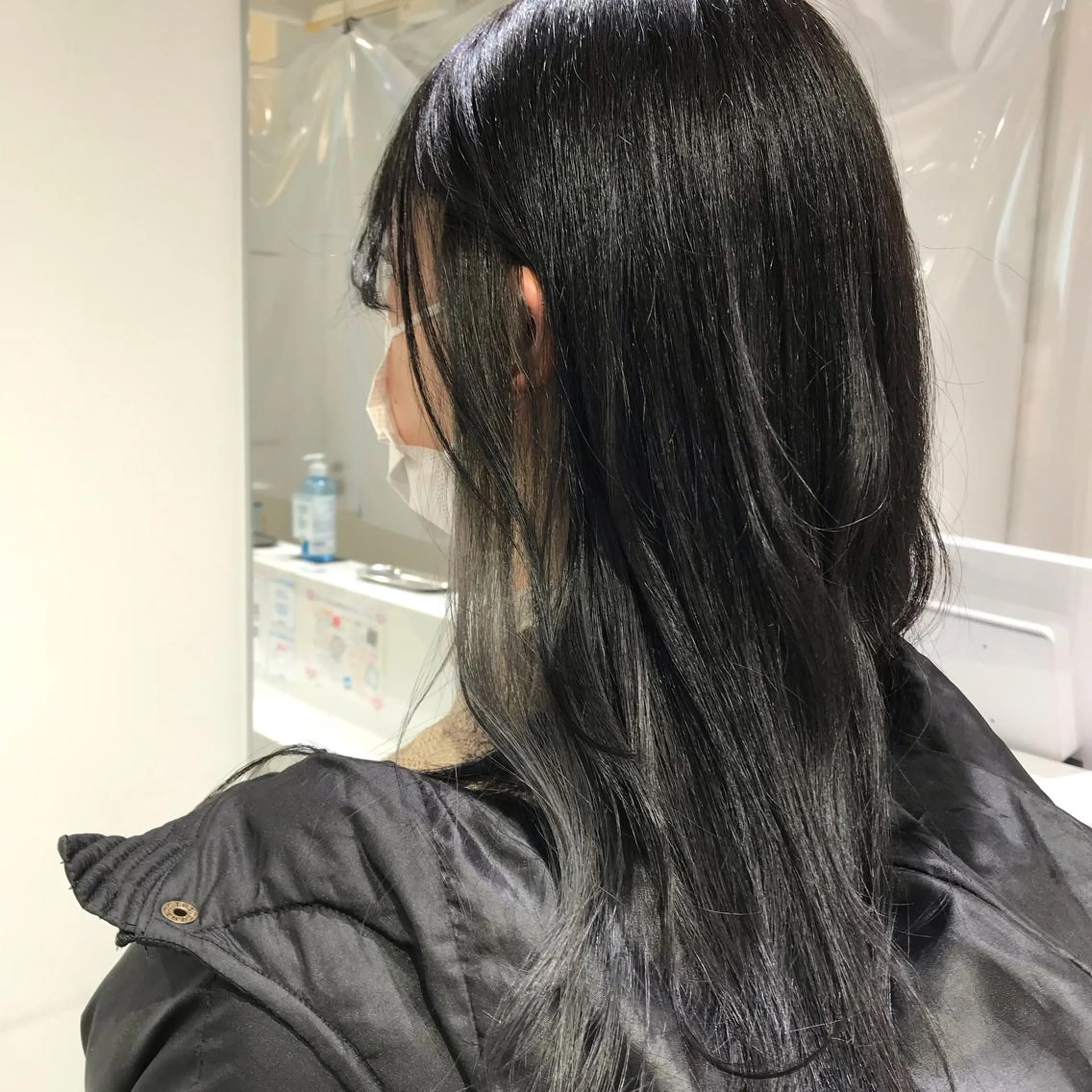 ロング カラー ブルーカラー ブルージュ 透明感カラー イヤリングカラー グレージュ ヘアカラー トリートメント 暖色カラー🌹 中山由梨のヘアスタイル