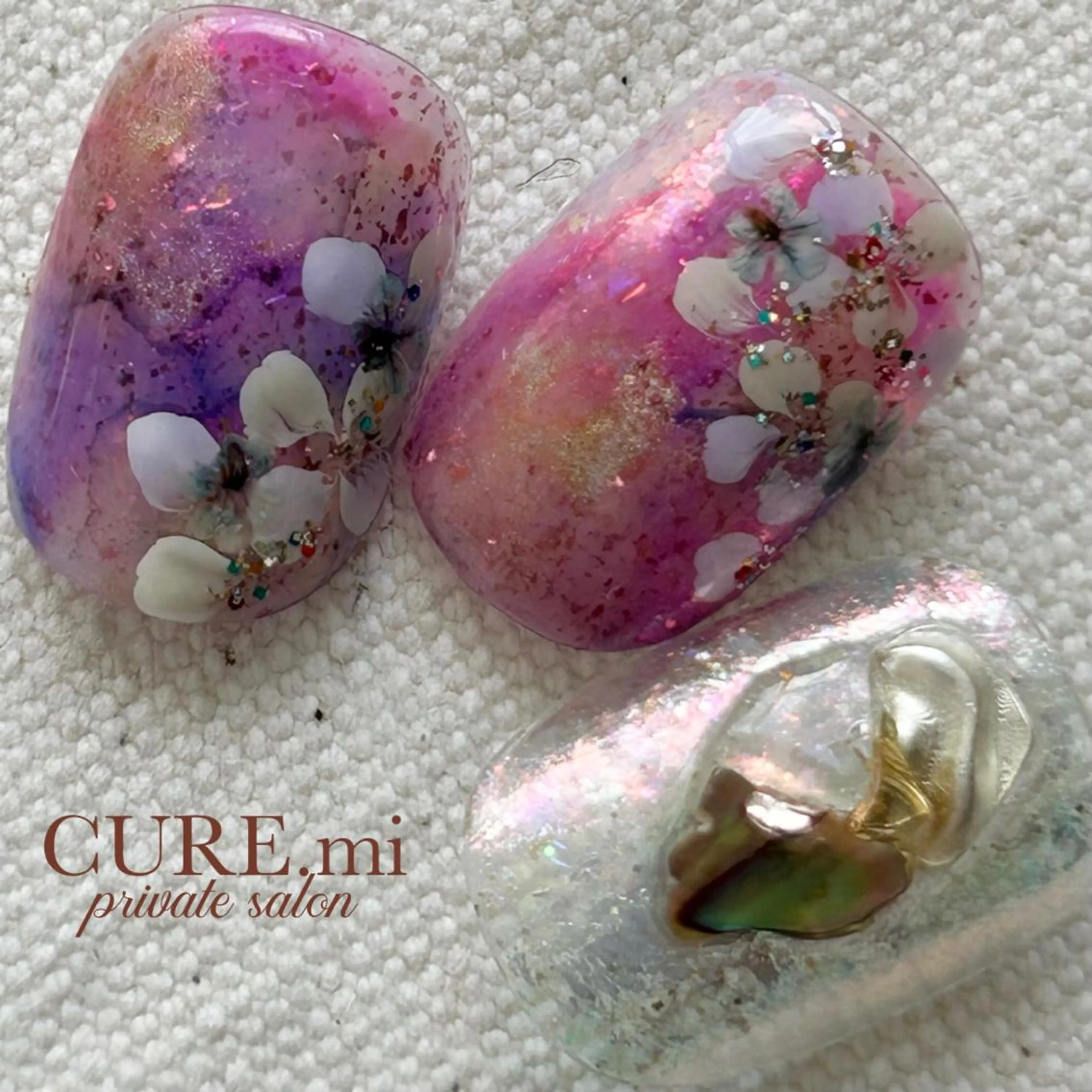 ネイル フラワーネイル ハンドネイル ハンドケア CURE.mi所属・伊藤 美香のネイルデザイン