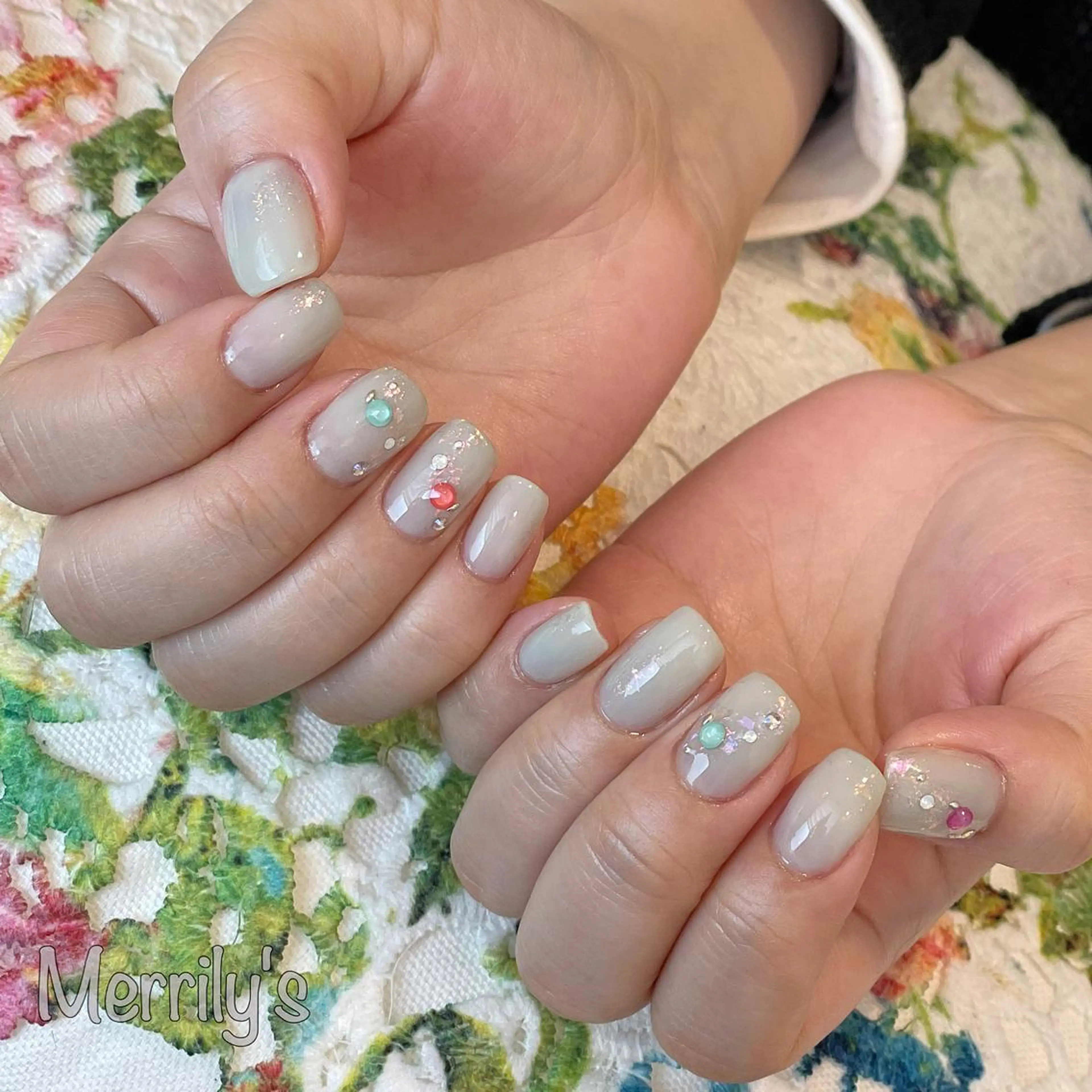 ジェルネイル💅🏻アート2本付き！【他店様オフあり】の写真