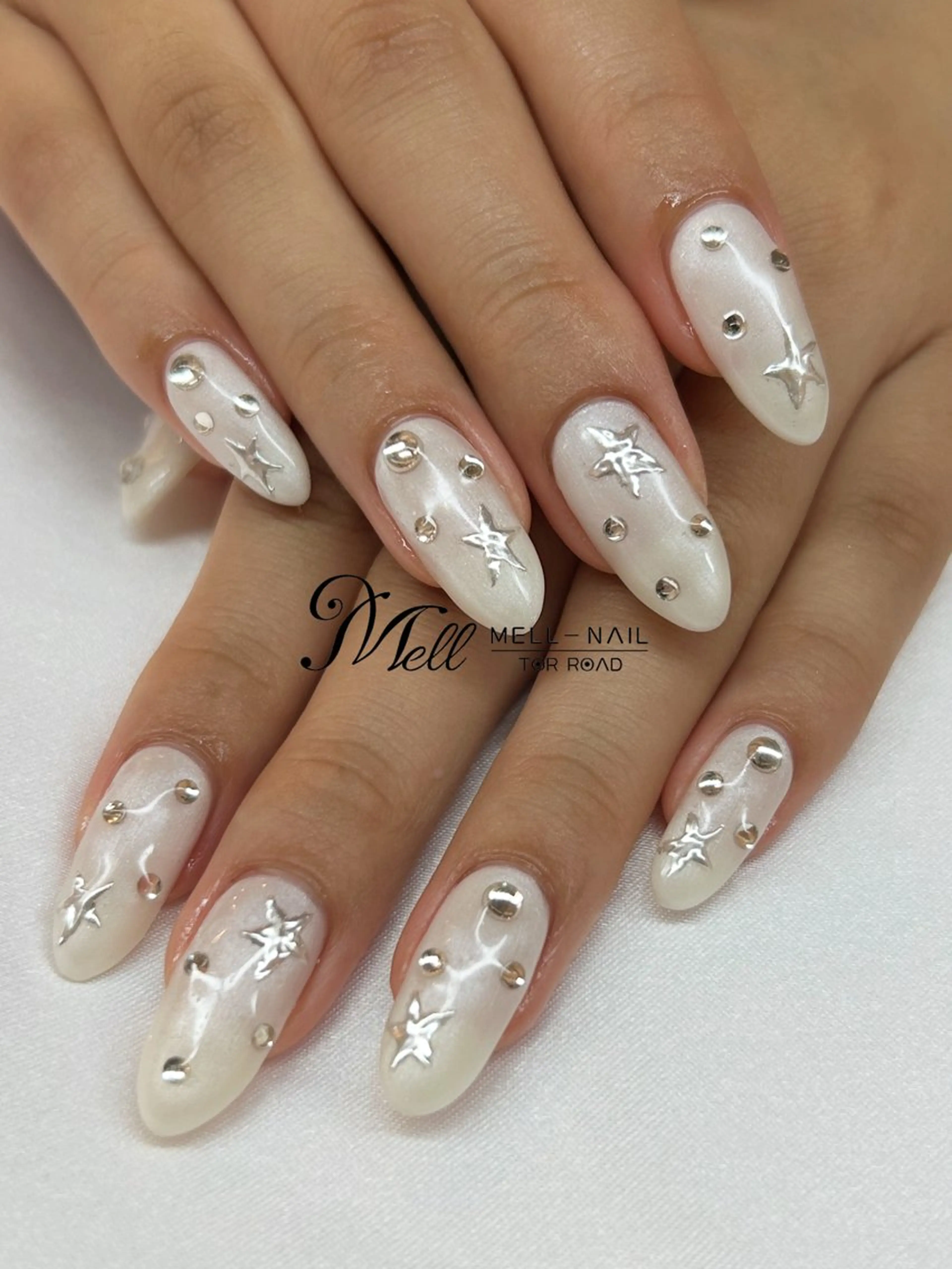 ネイル ハンドネイル MELL-NAIL所属・Ayaka. MELL-NAILのネイルデザイン