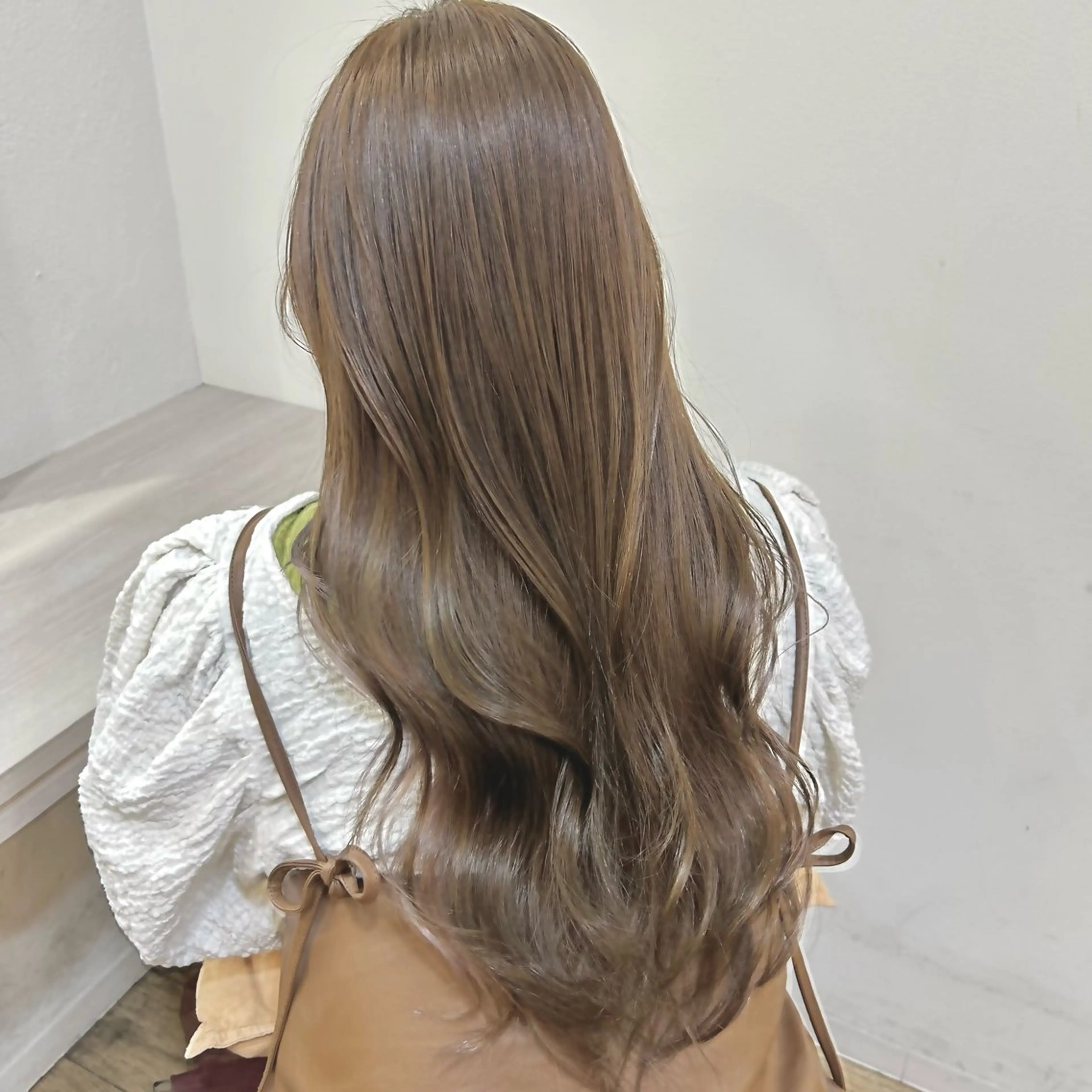 ロング カラー ベージュカラー ブリーチ ブラウンカラー 透明感カラー グレージュ カット ヘアカラー トリートメント ブリーチなしベージュ /ヘアセット/ミユのヘアスタイル