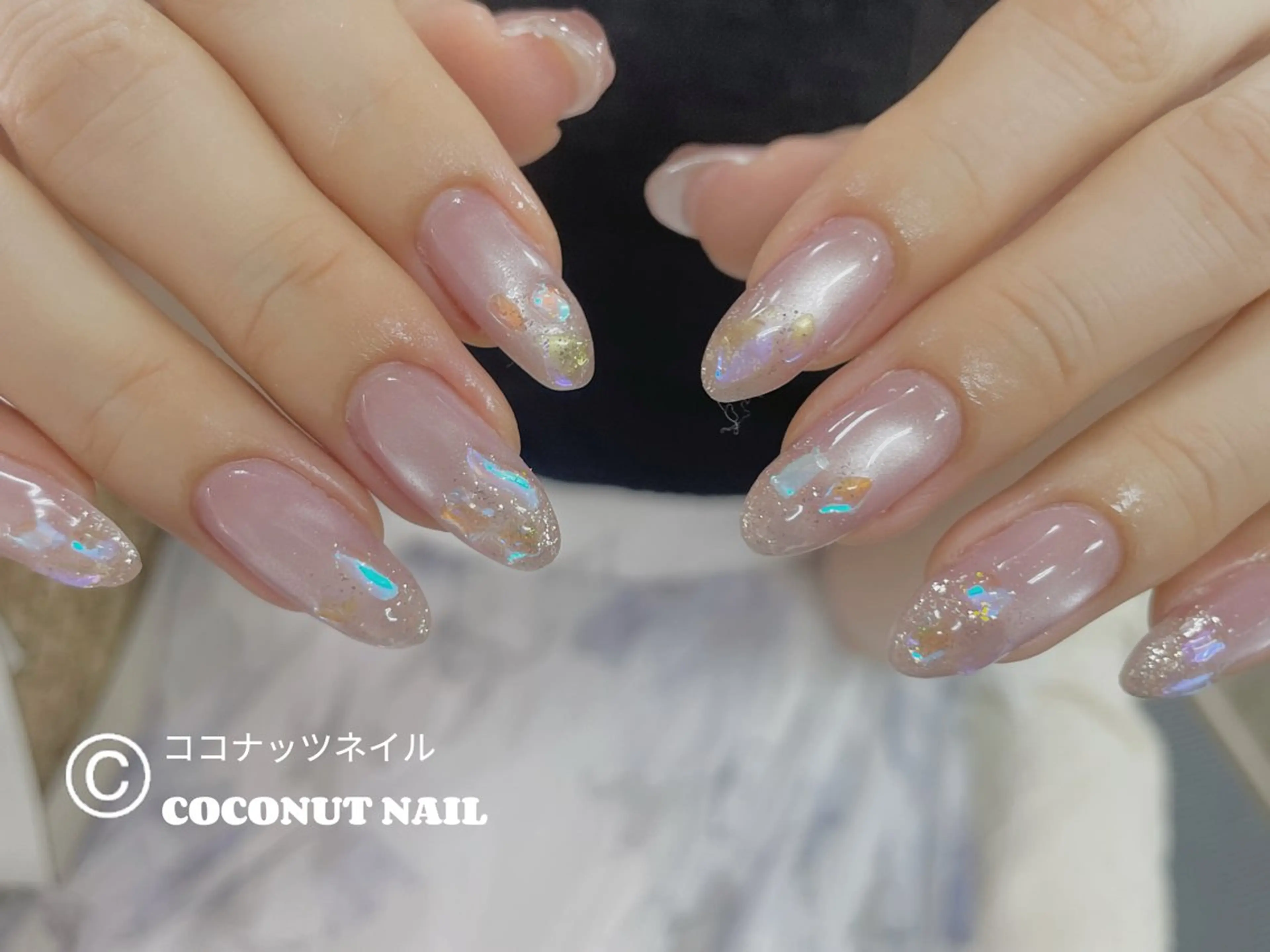 ヘアアレンジ ハンドネイル 神田 ココナッツのネイルデザイン