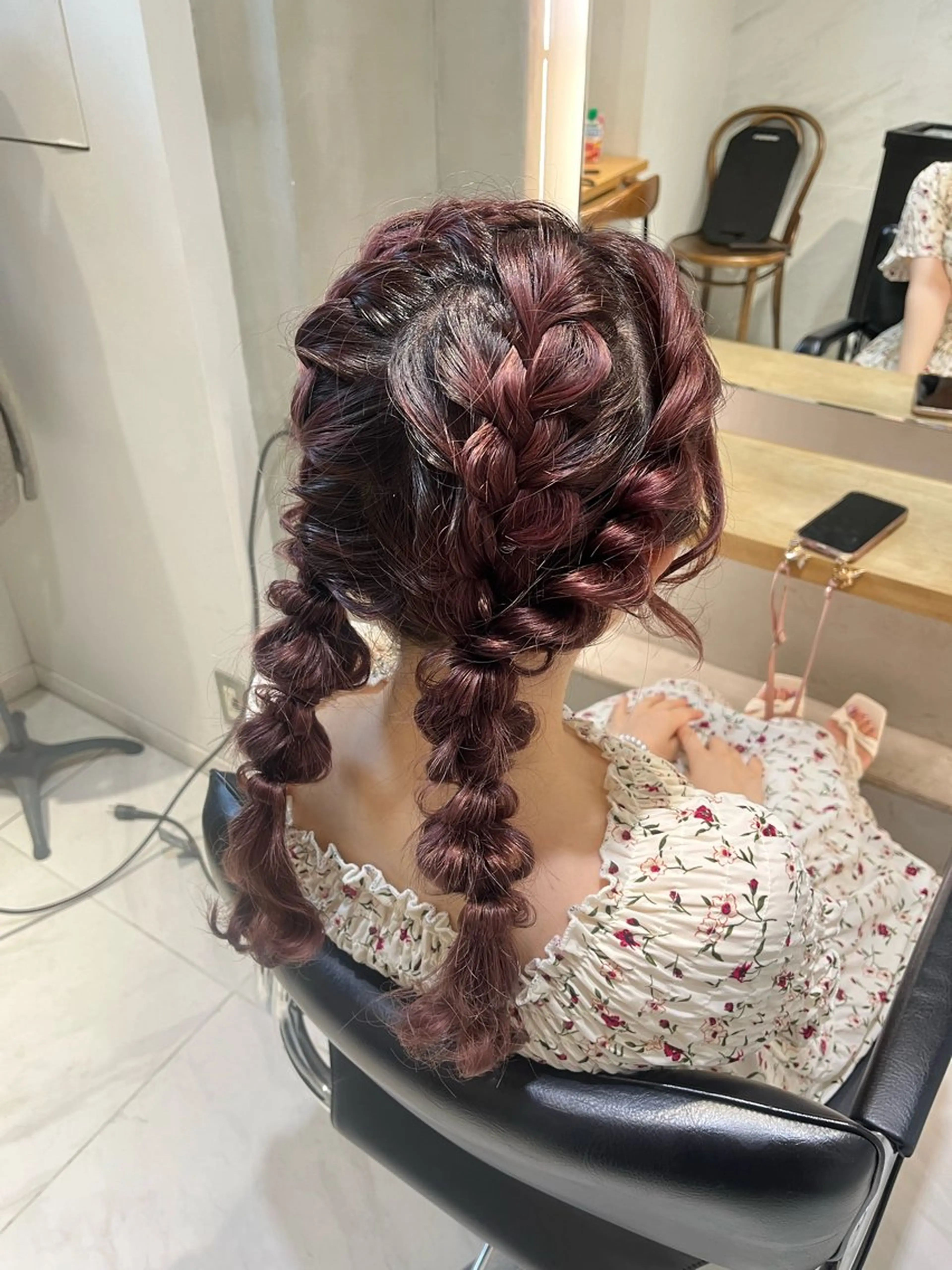 ロング ヘアアレンジ るり 暗髪・艶カラーのヘアスタイル