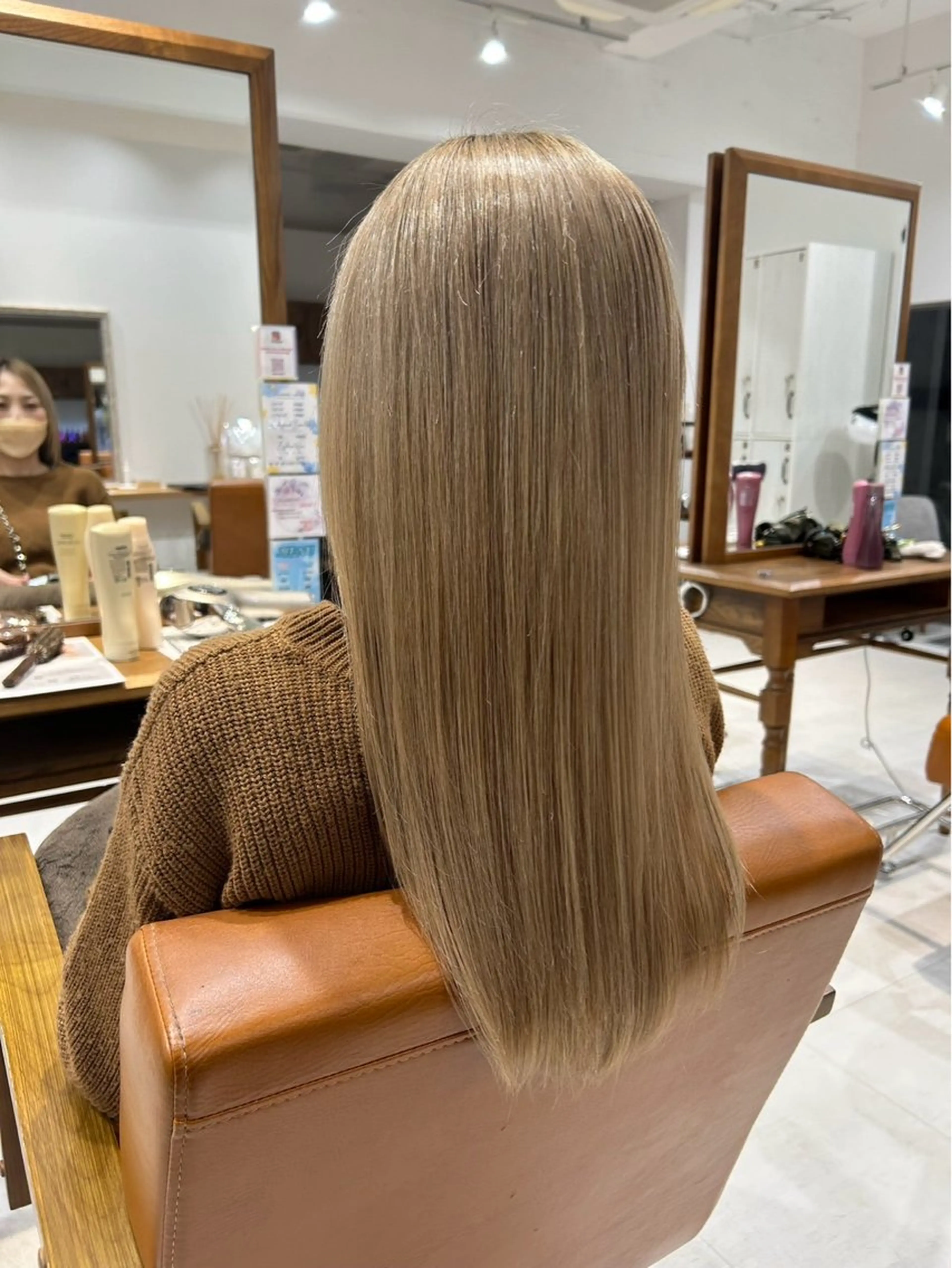 ショート カラー ヒメザキ ユリのヘアスタイル