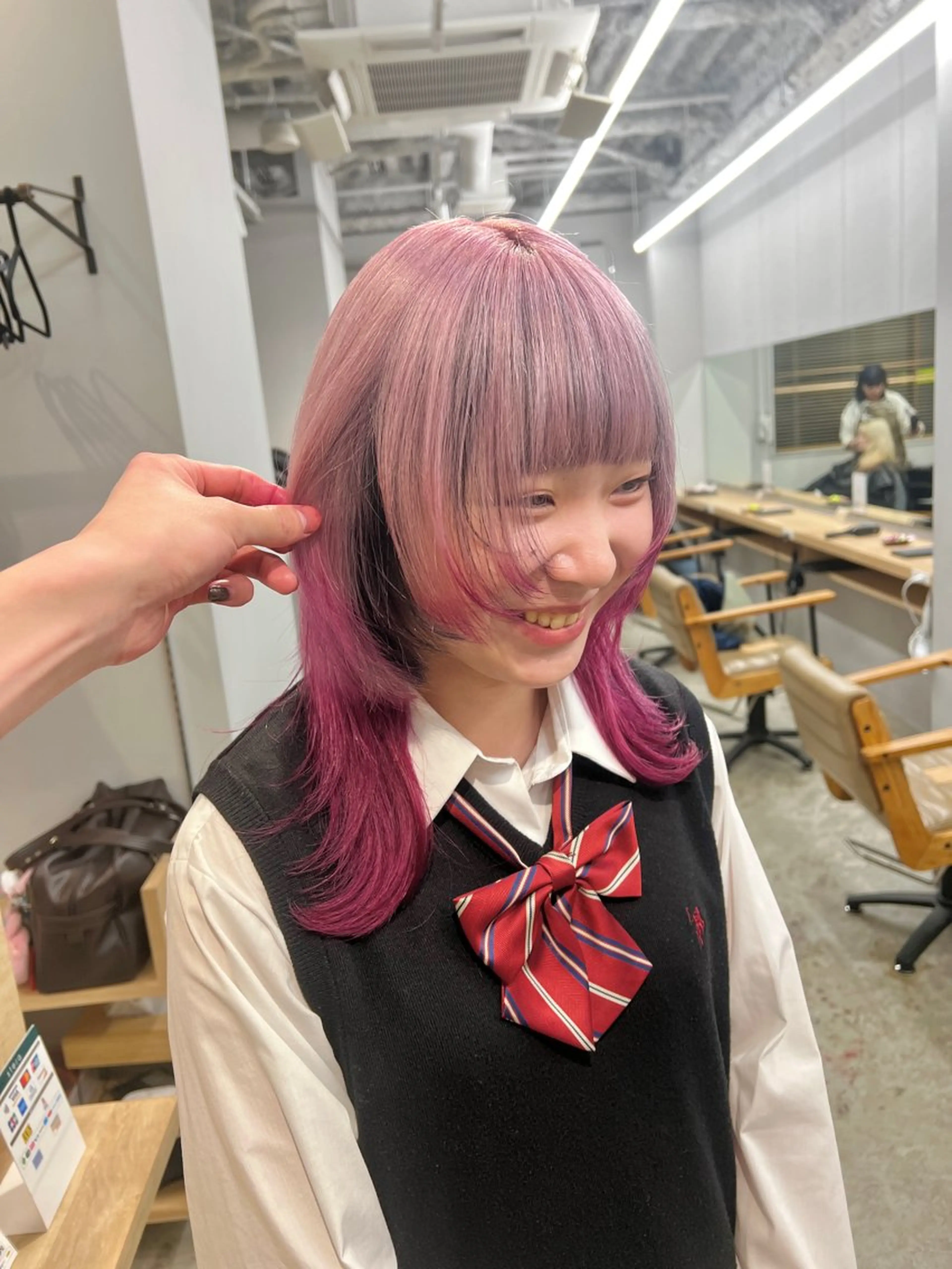 ミディアム カラー ブリーチ デザインカラー ピンクカラー ホワイトピンク レイヤー/デザイン カラー岡本智樹のヘアスタイル