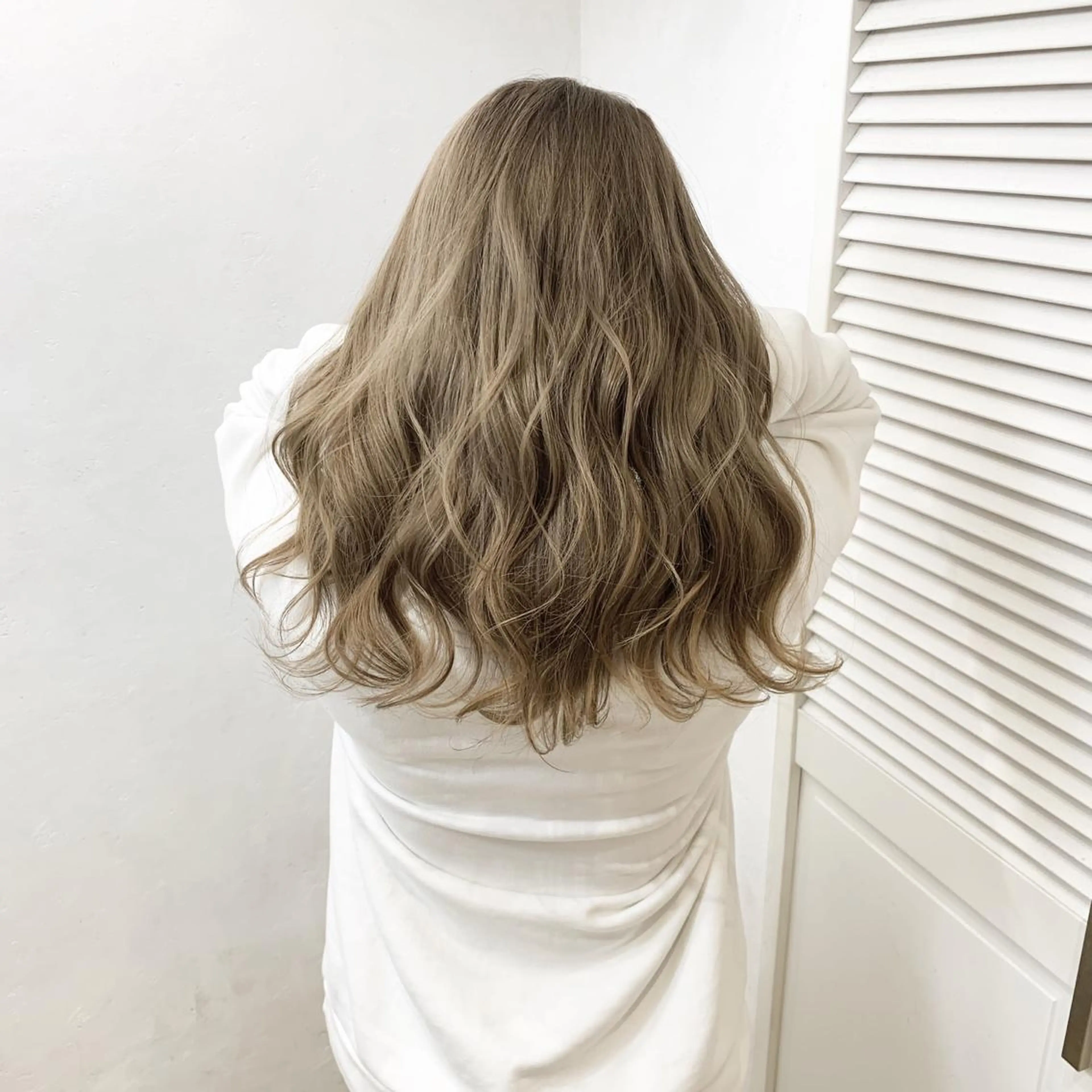 ロング カラー ヘアアレンジ ダブルカラー グレージュ ヘアカラー TATSUYA アートディレクターのヘアスタイル