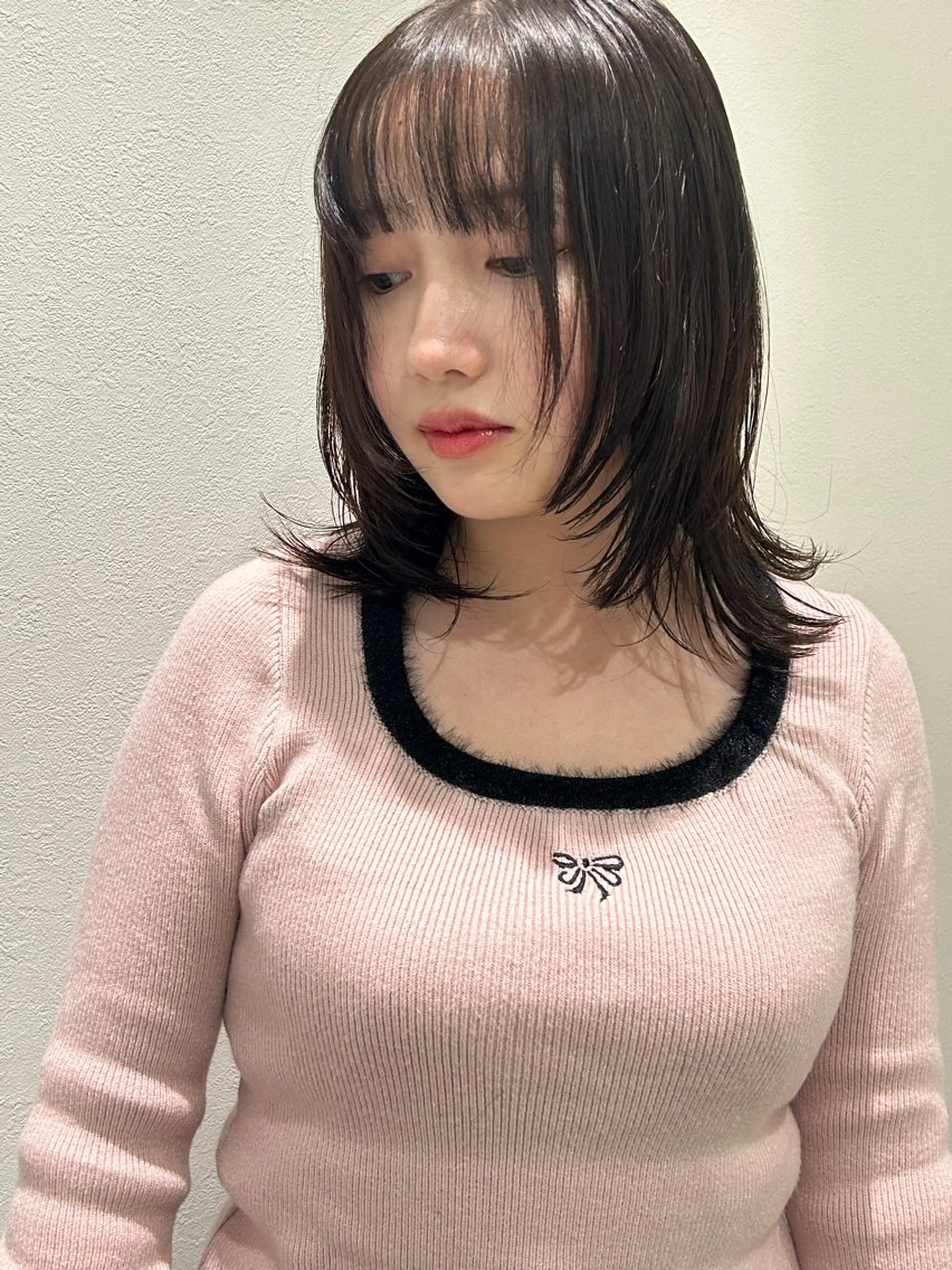ミディアム 顔まわりレイヤー 顔周りカット 韓国風ヘア レイヤーカット ウルフカット カット 青木 光太朗のヘアスタイル