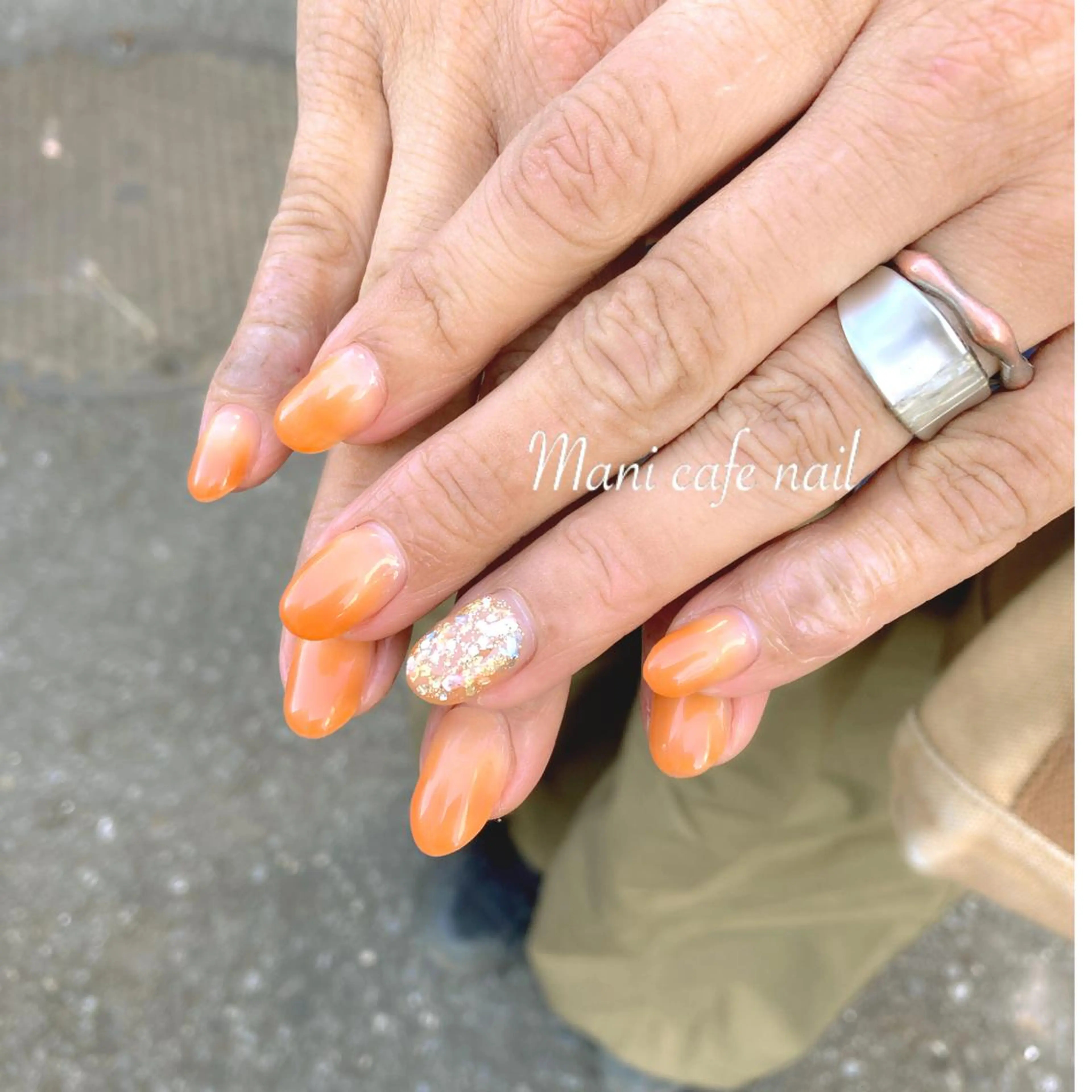 ネイル ハロウィン ラメ(グリッター) ハンドネイル Mani cafe nailのネイルデザイン