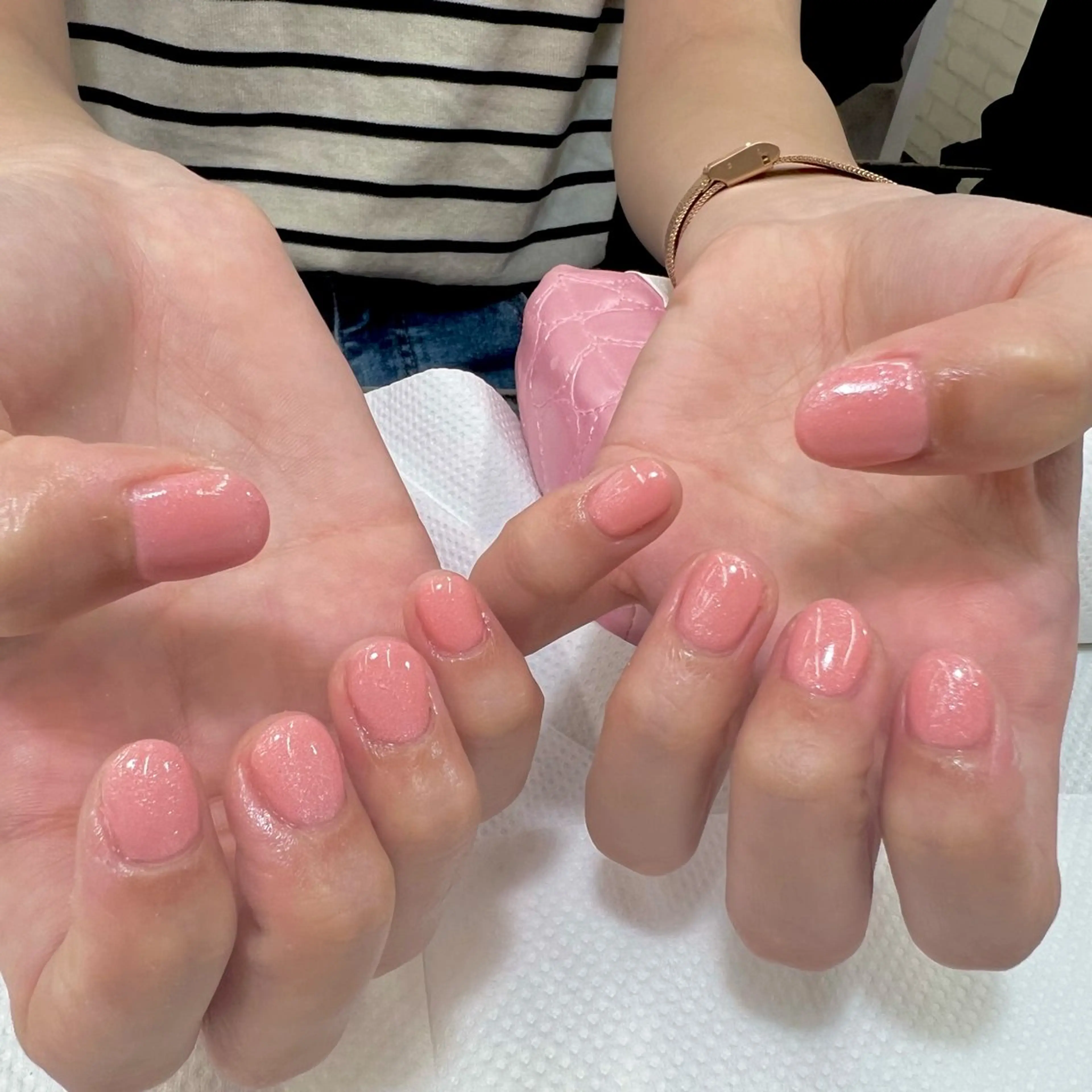 ネイル ラメ(グリッター) ワンカラーネイル ピンク 【MAXKELLY】 KOBIKI🐾のネイルデザイン