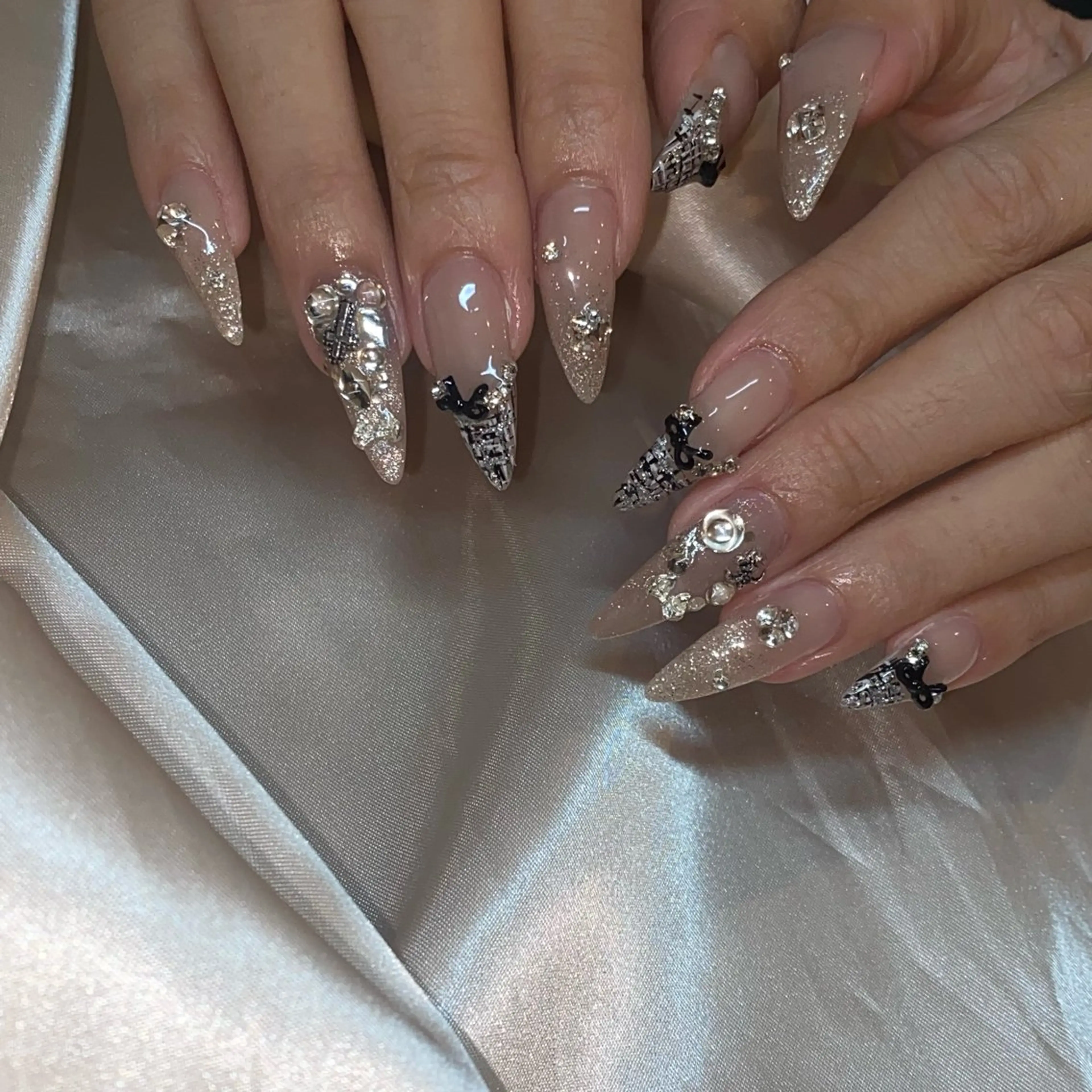 ネイル ハンドネイル la vie Luire所属・la vie Luire アスカのネイルデザイン