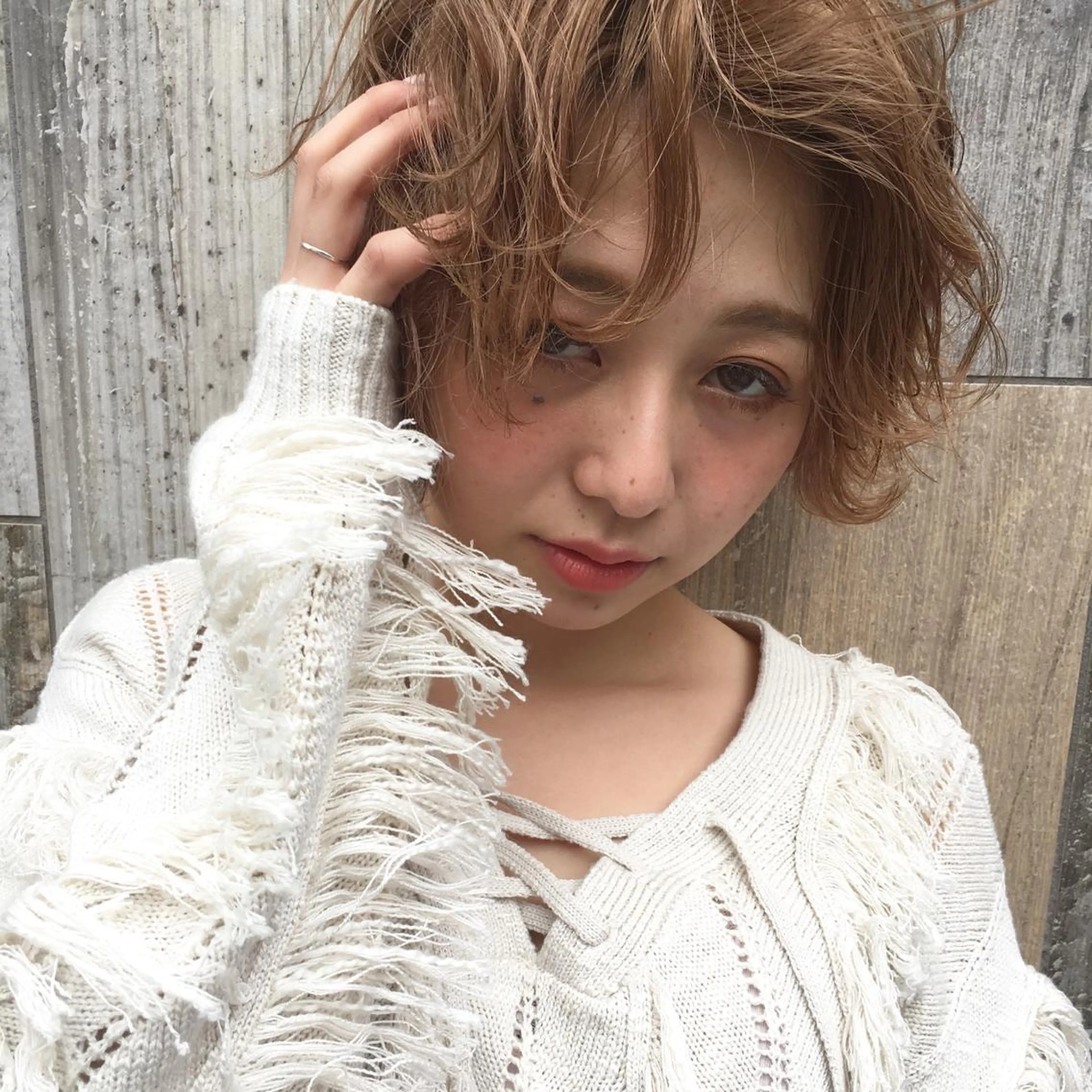 ショート カラー アッシュ ベージュカラー レイヤーカット BLend 渋谷のヘアスタイル