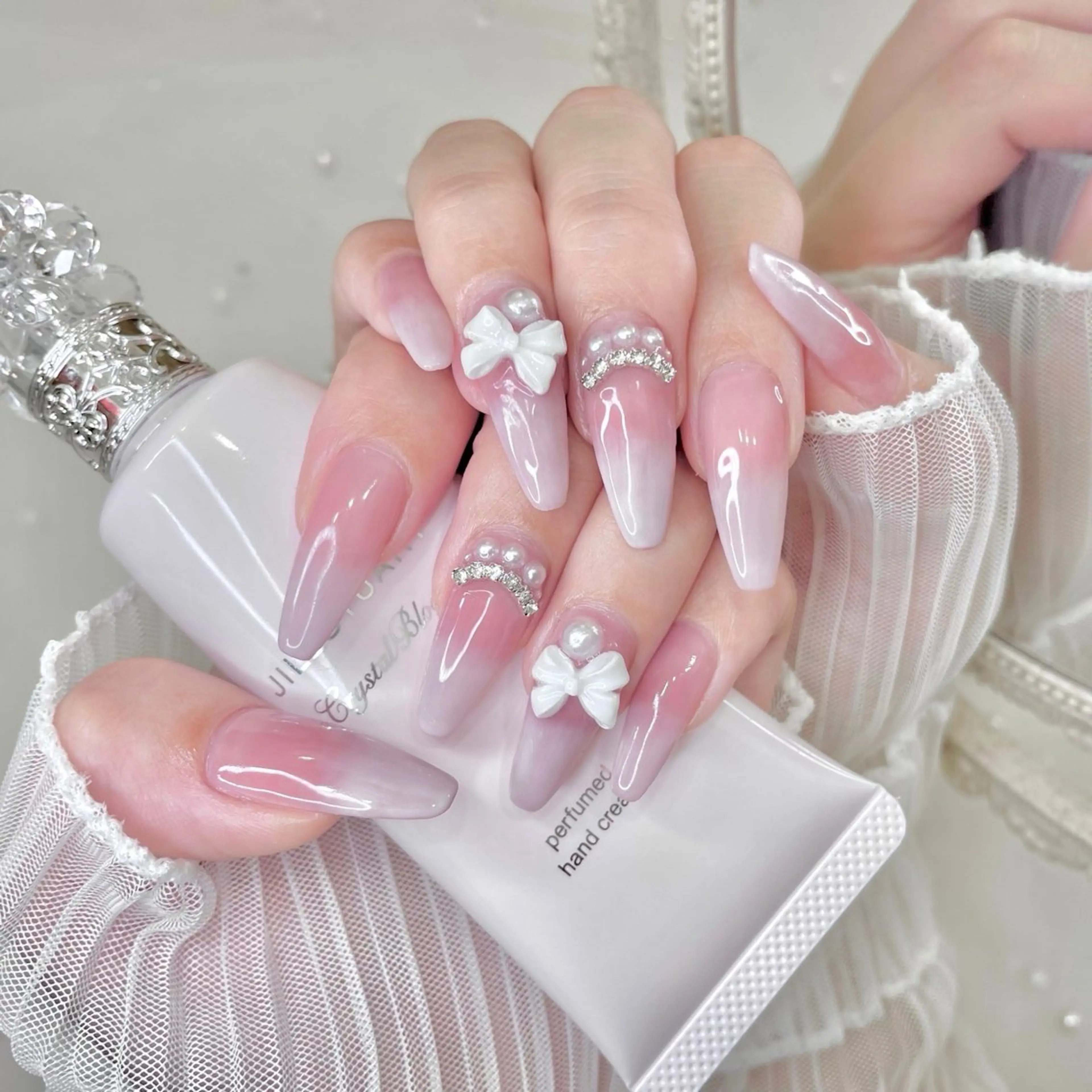 ネイル ハンドネイル TiTi pomme hinaのネイルデザイン
