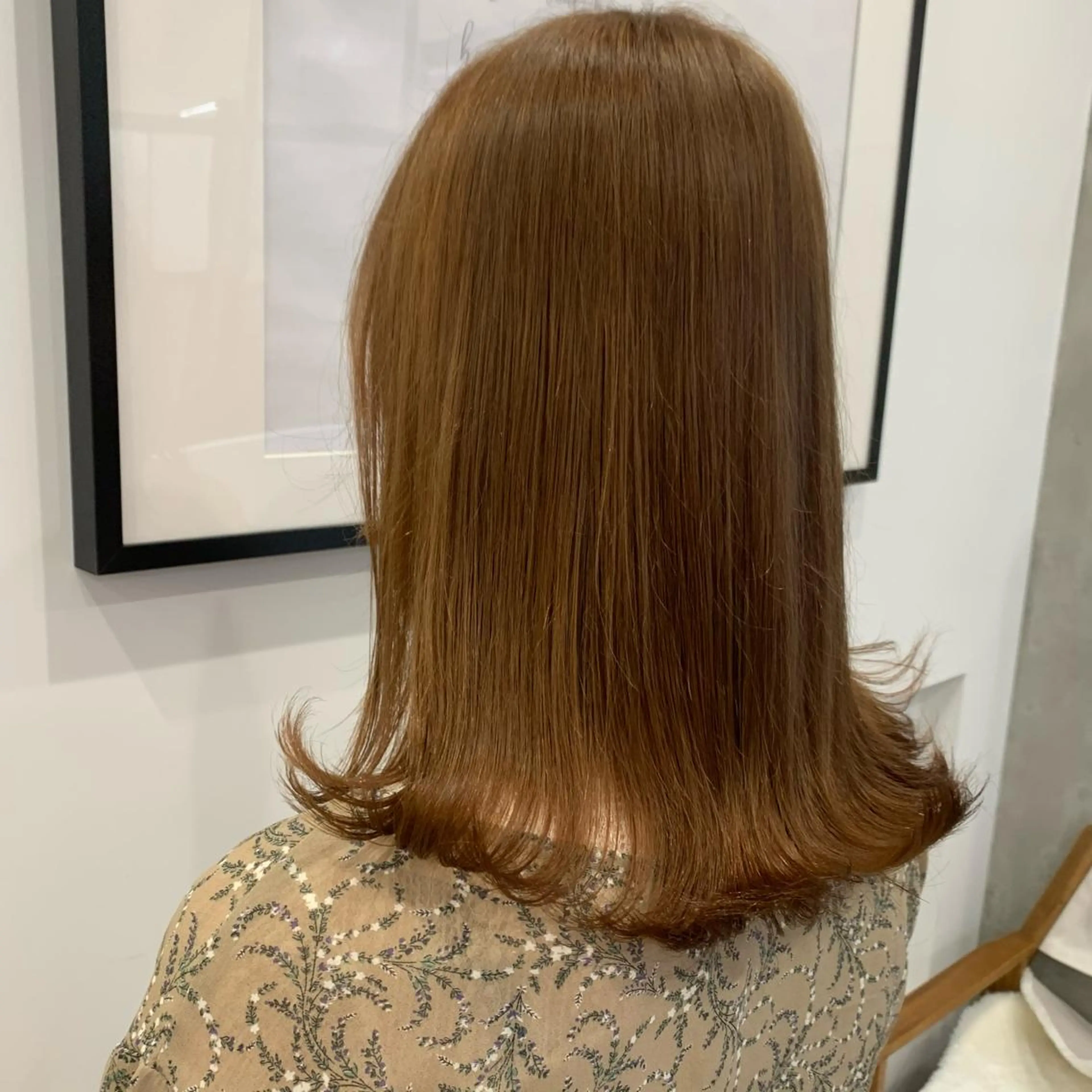 セミロング カラー ヘアアレンジ ベージュカラー ブリーチ ハイトーンカラー 外ハネヘア レイヤー×グレージュ /ピンク🩷mioのヘアスタイル