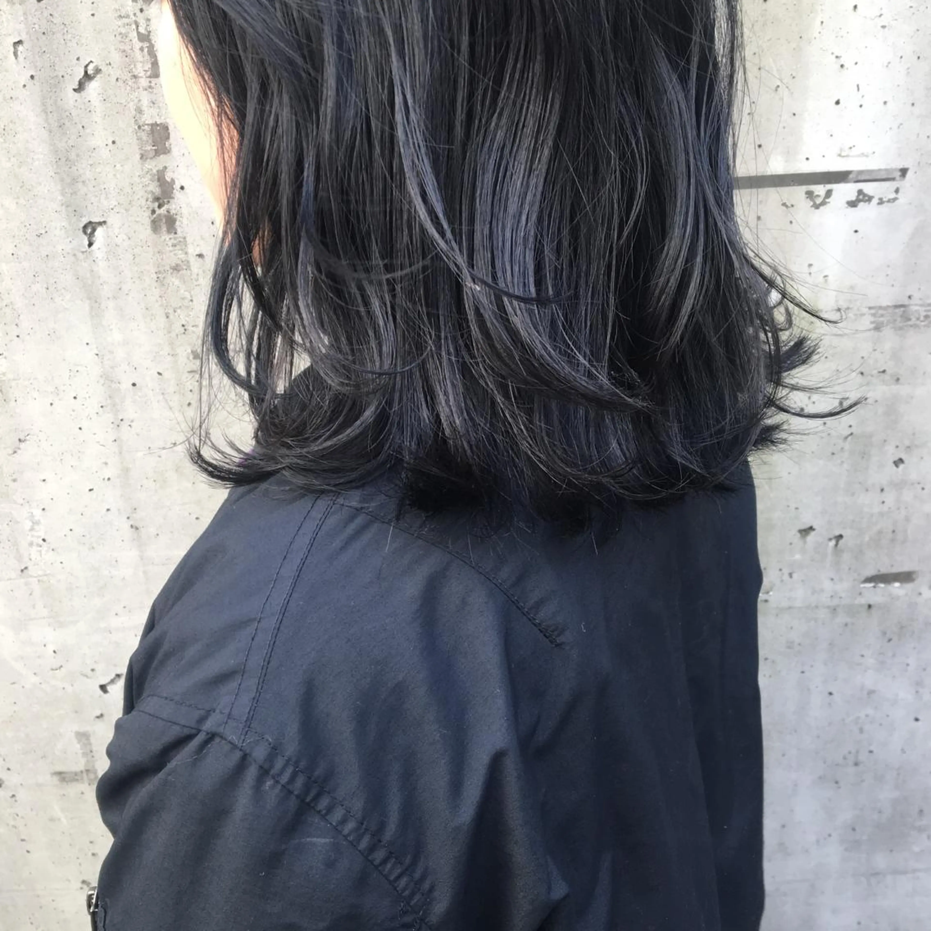 ミディアム カラー ネイビーカラー emme MIHO♡のヘアスタイル