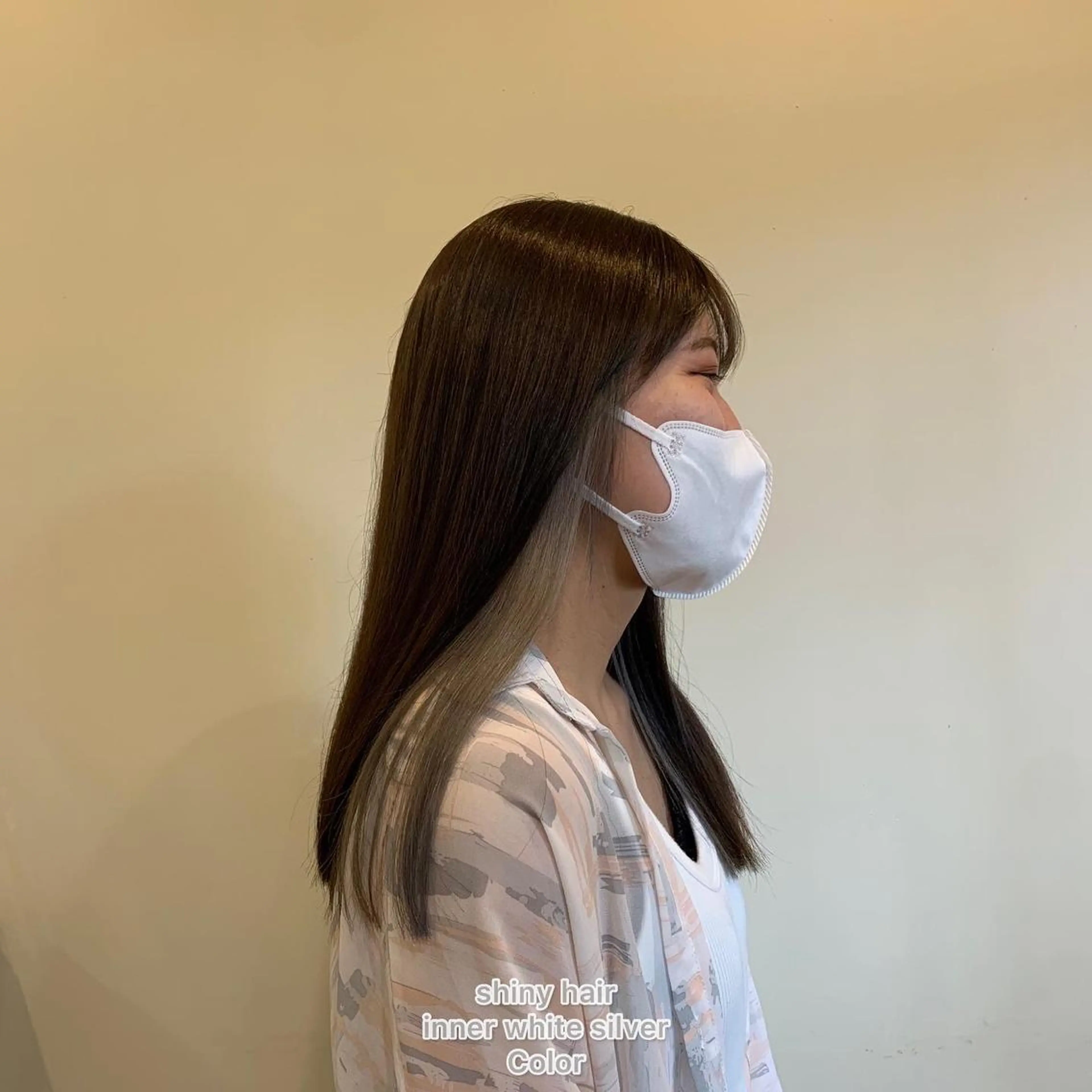 セミロング カラー カット ヘアカラー トリートメント 上田 紗也のヘアスタイル