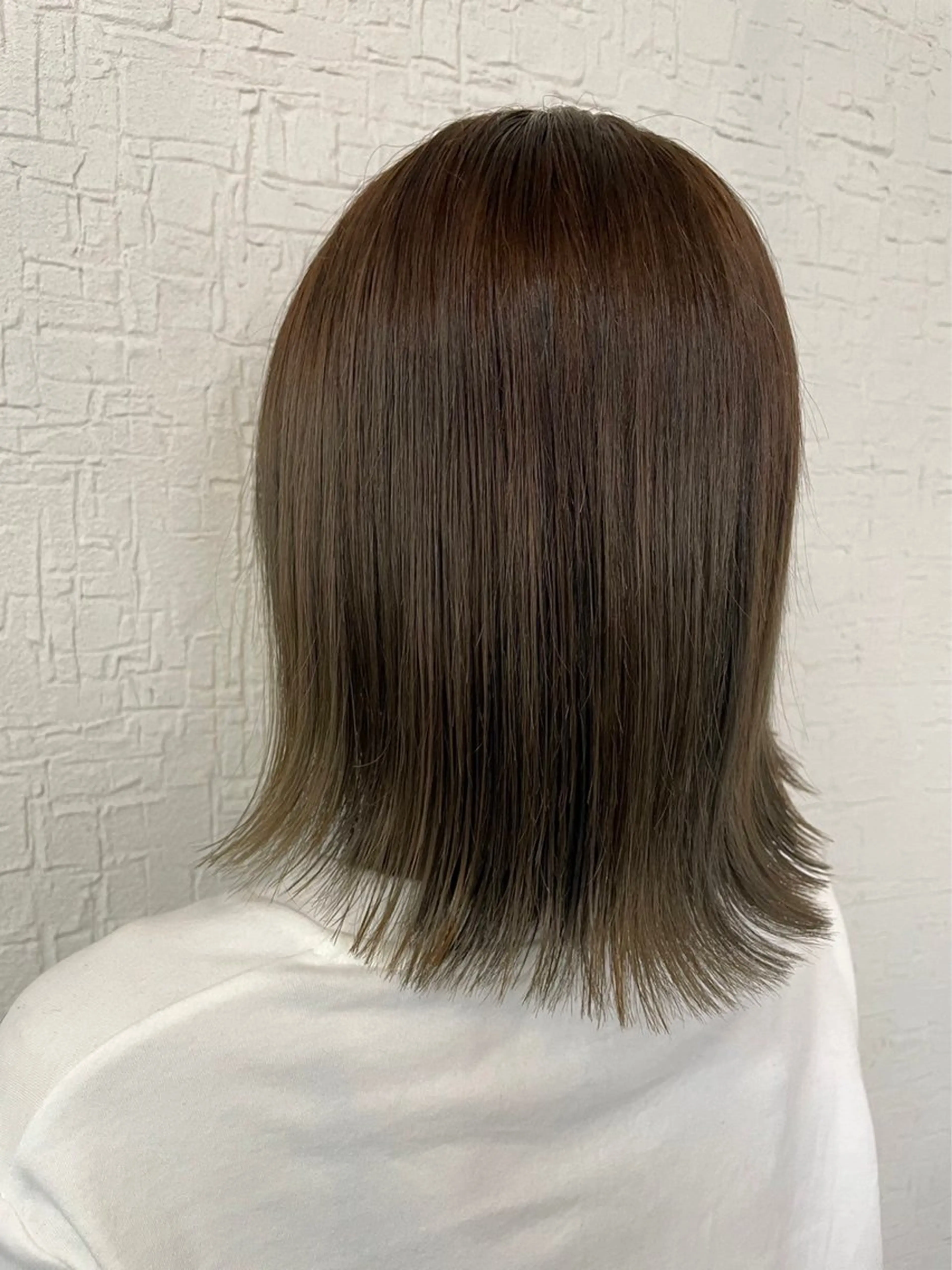 ミディアム カラー mizuki THREE（A）のヘアスタイル