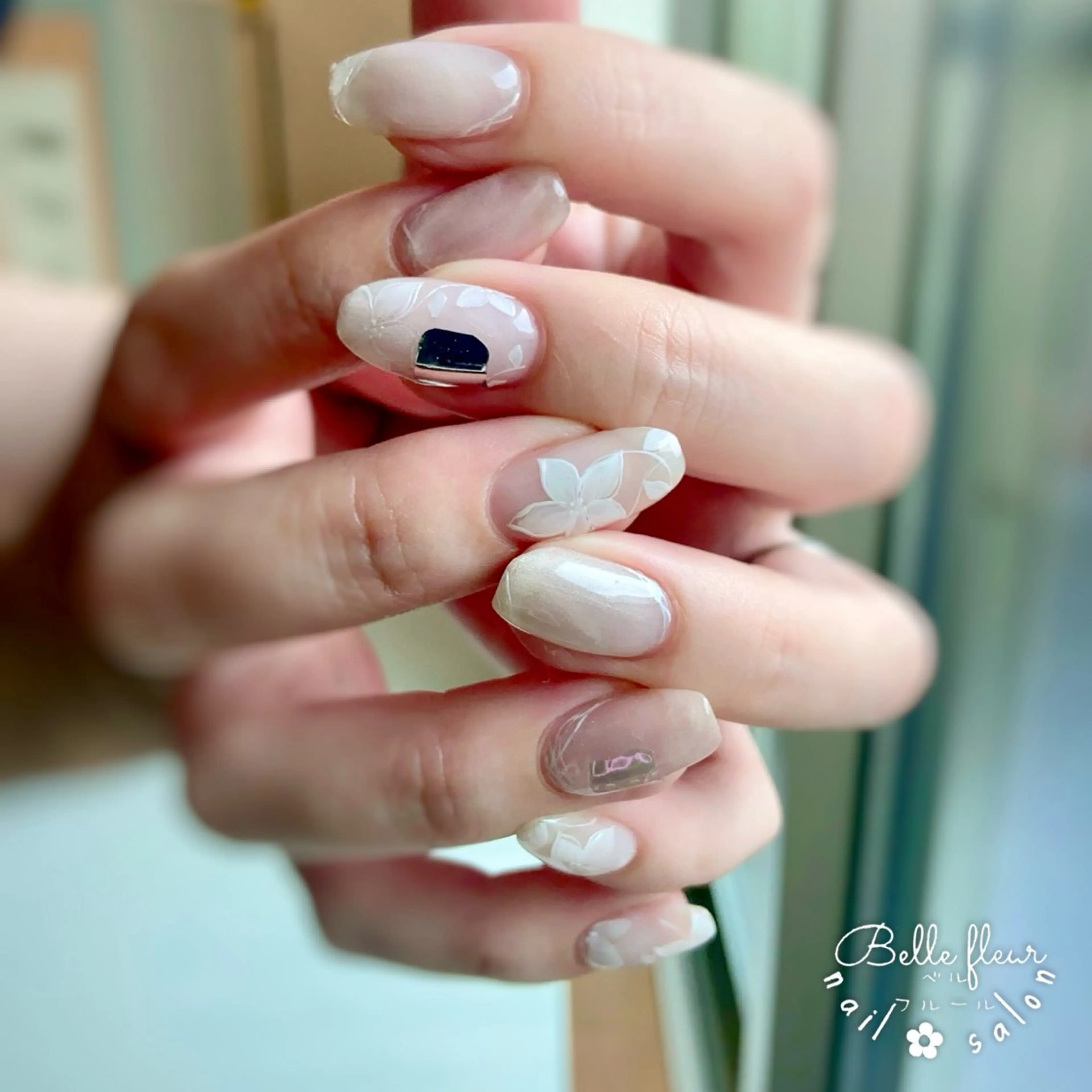 ネイル フラワーネイル ミラーネイル ﾈｲﾙｻﾛﾝ Bellefleurのネイルデザイン