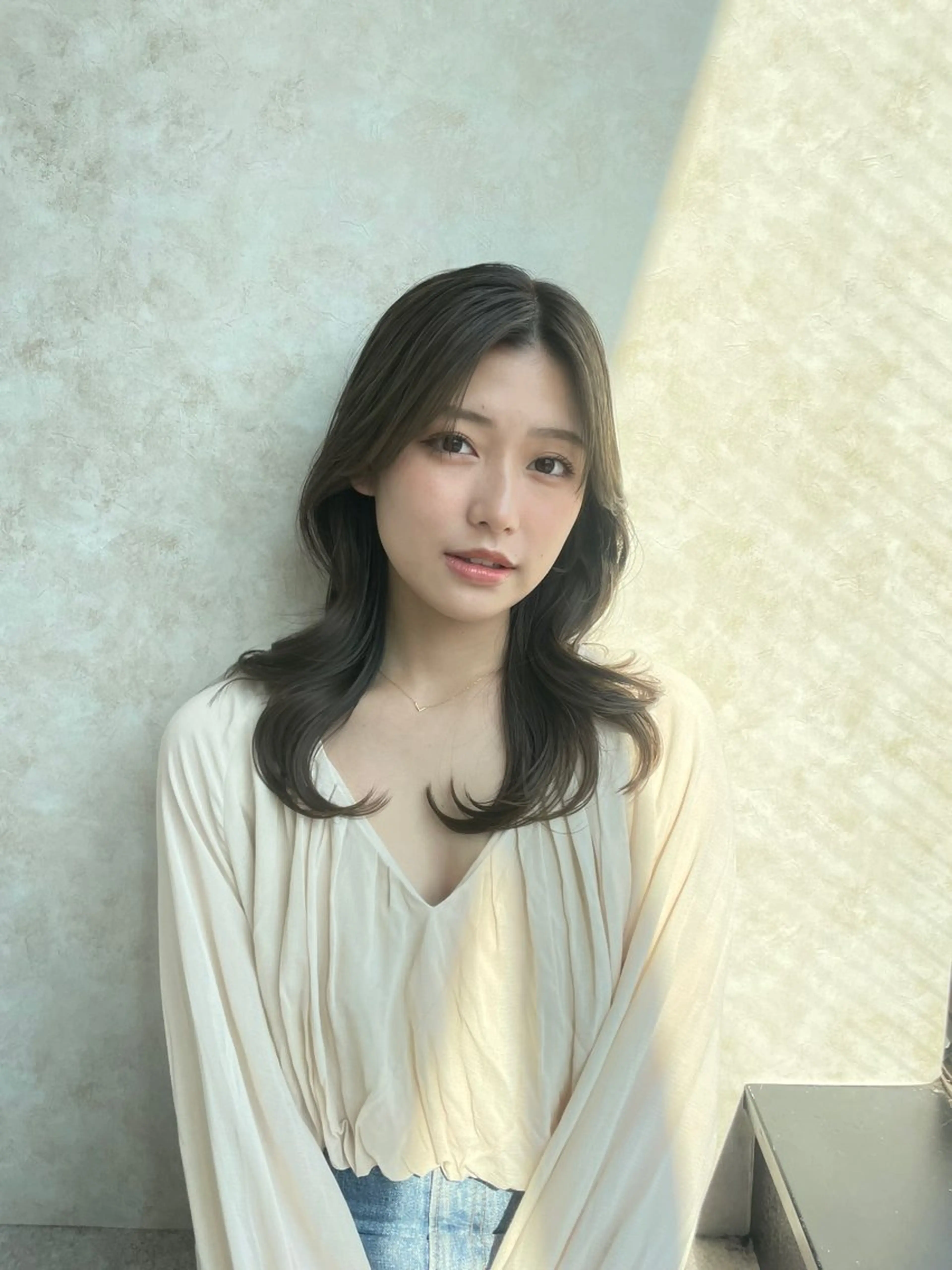 ミディアム くびれヘア カット ヘアカラー トリートメント wixymimi　hair salon所属・艶カラー✨レイヤー 𝐚𝐲𝐚𝐤𝐚のヘアスタイル