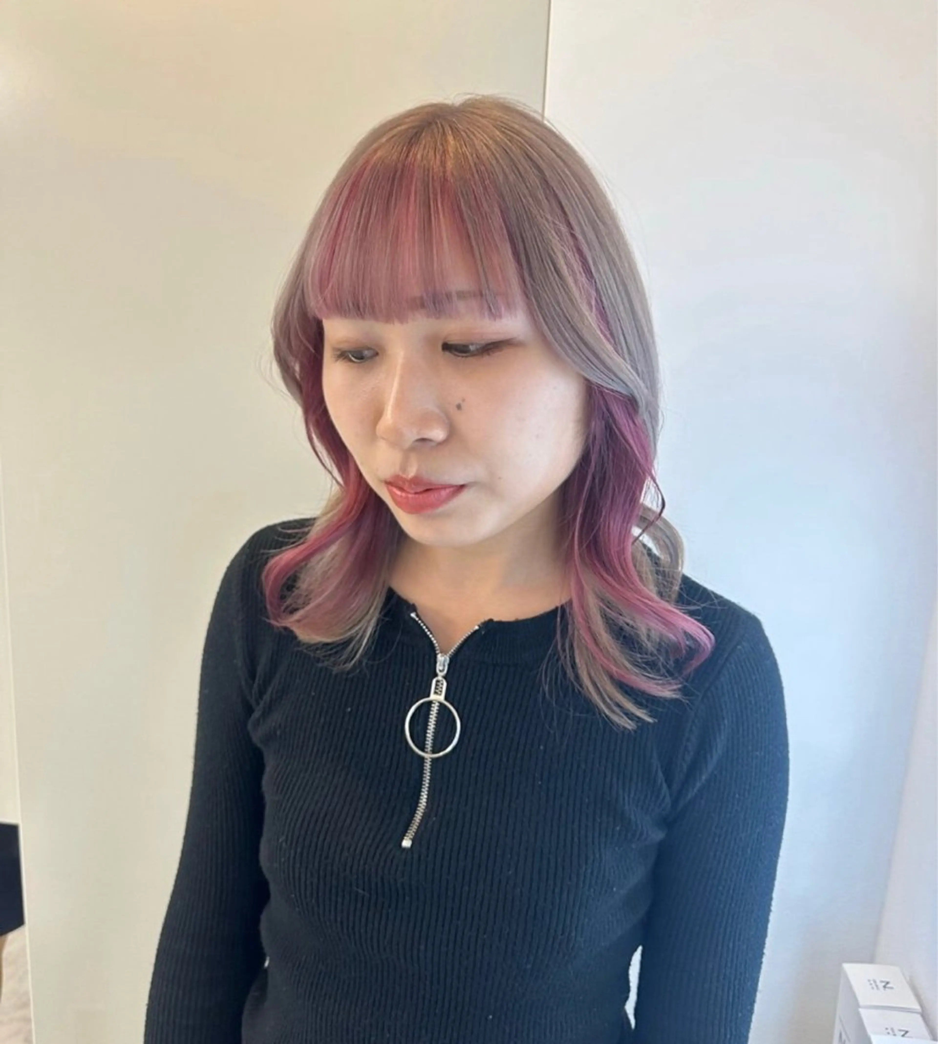 ミディアム カラー ブリーチ ケアブリーチ ダブルカラー グレージュ ハイトーンカラー ヘアカラー トリートメント salowin原宿iori所属・💋ハイトーンデザイ ンヘア💋A'nyuのヘアスタイル