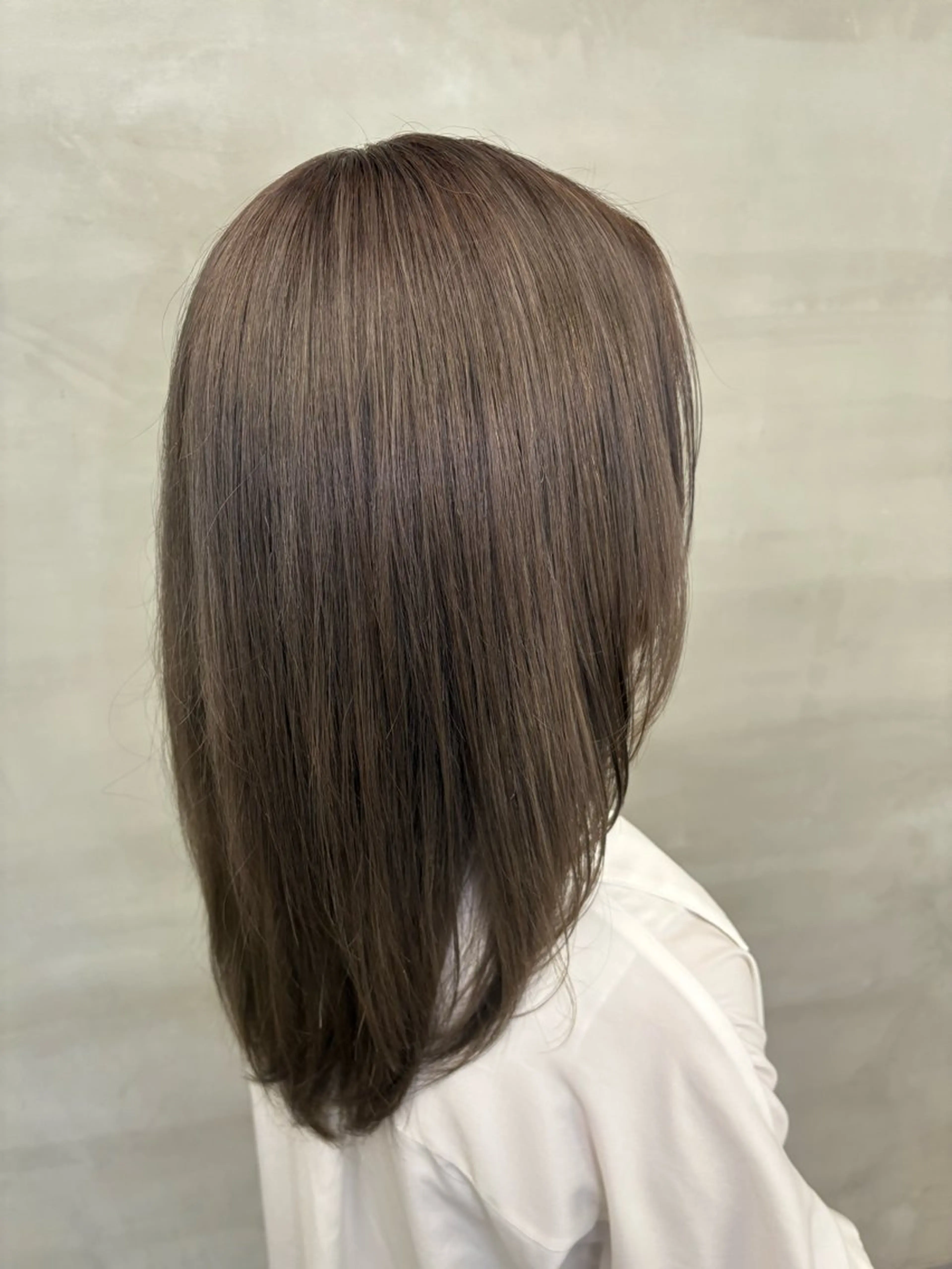 セミロング カラー レイヤーカット 鮫島 海斗のヘアスタイル