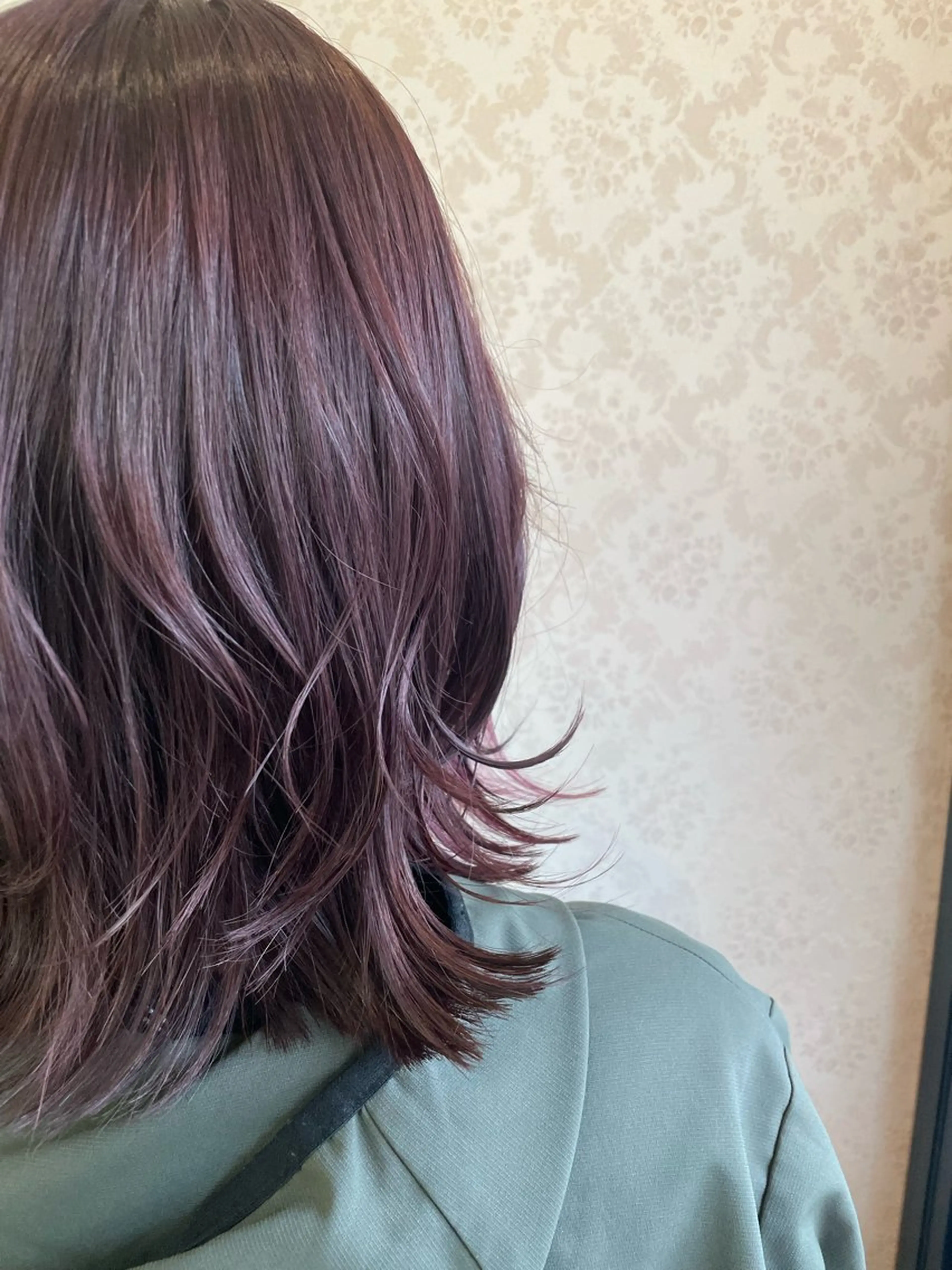 カラー ヒヨシ ルナのヘアスタイル