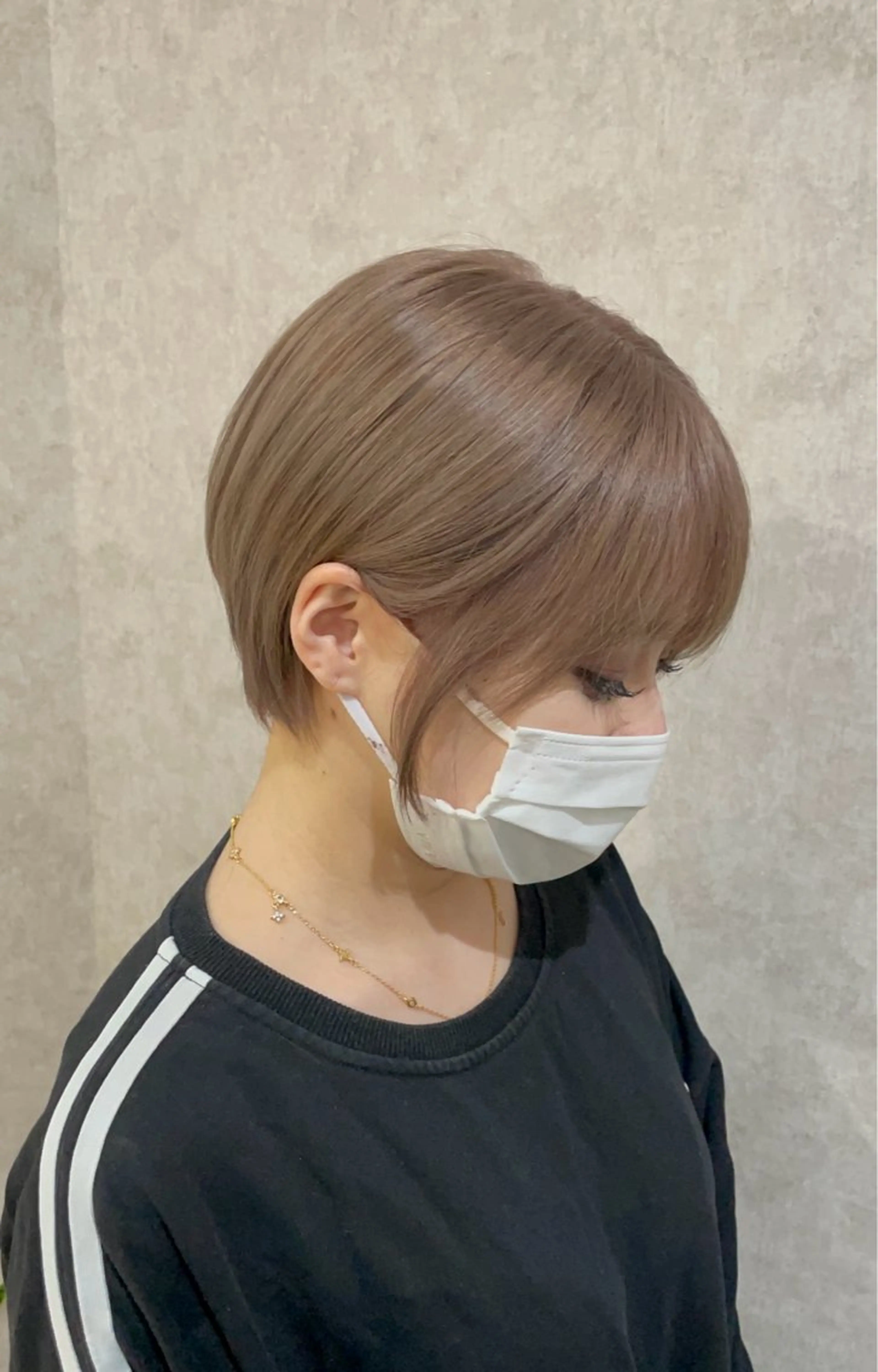 ショート カラー ベージュカラー ブリーチ ケアブリーチ 透明感カラー ミルクティーベージュ ヘアカラー Taku ／ケアハイトーンのヘアスタイル