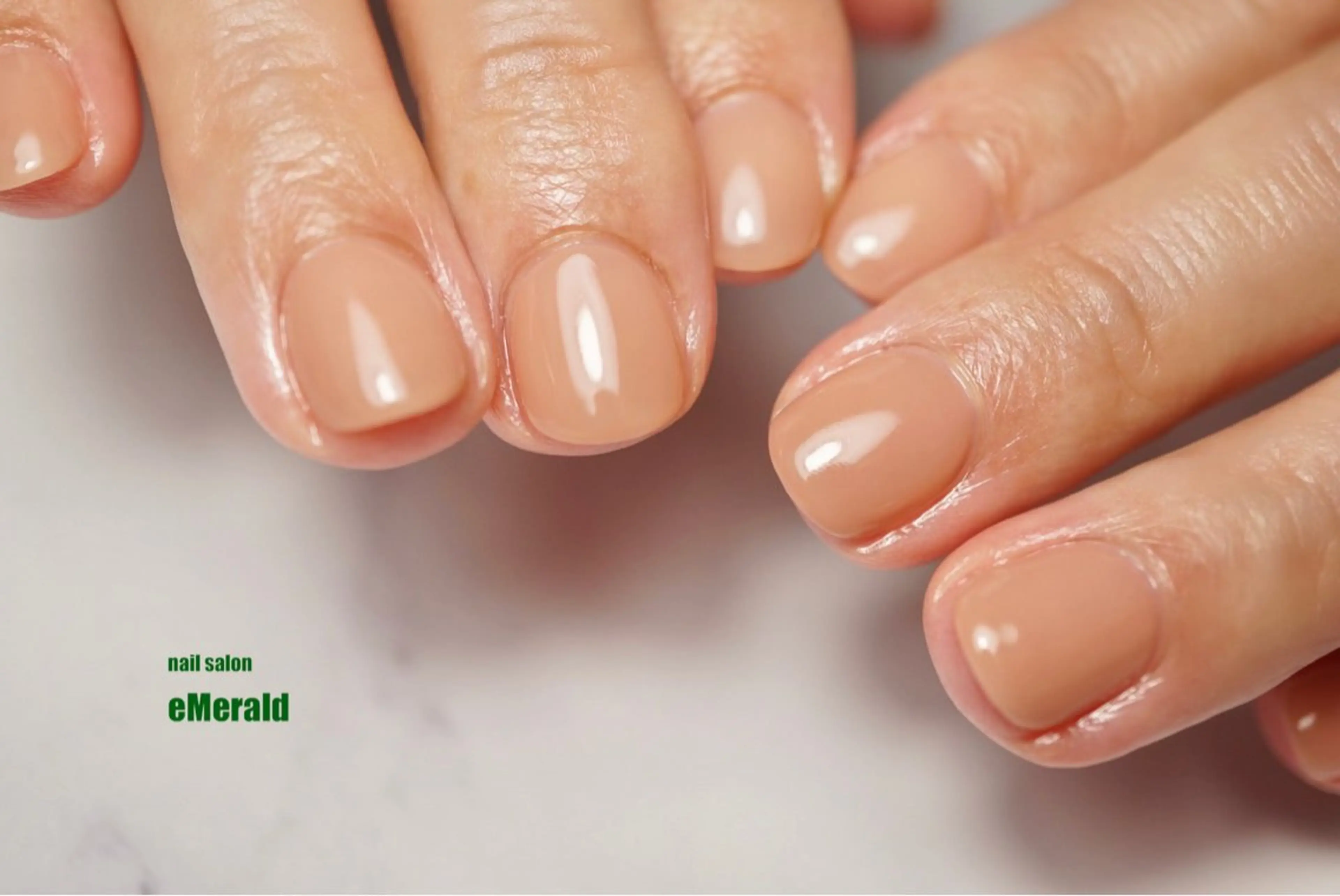 ネイル オフィスネイル ハンドネイル nailsalon eMeraldのネイルデザイン