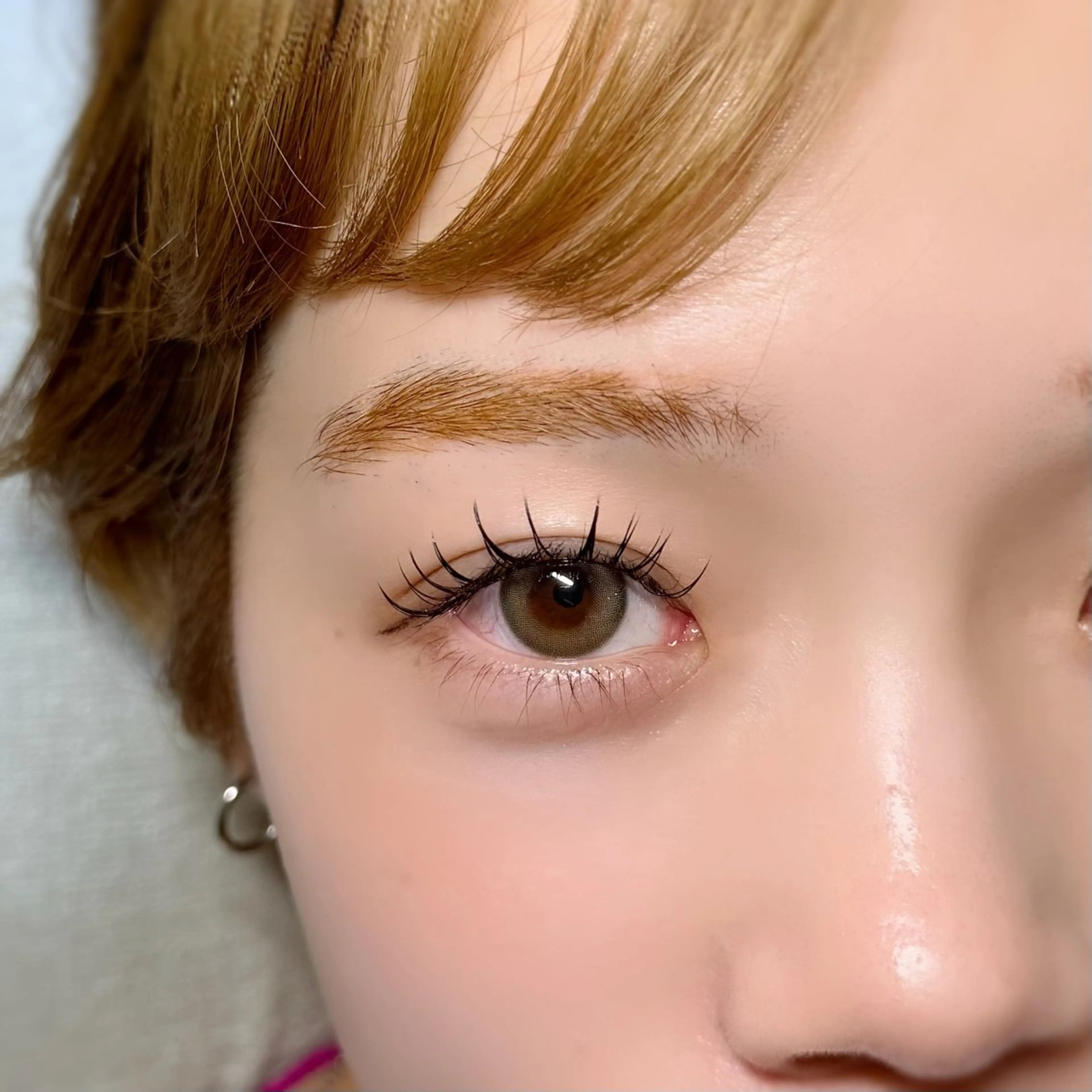 【流行中❣️LEDマツエク🧡】120本(フラットラッシュ)束感コーティング付き🌙の写真