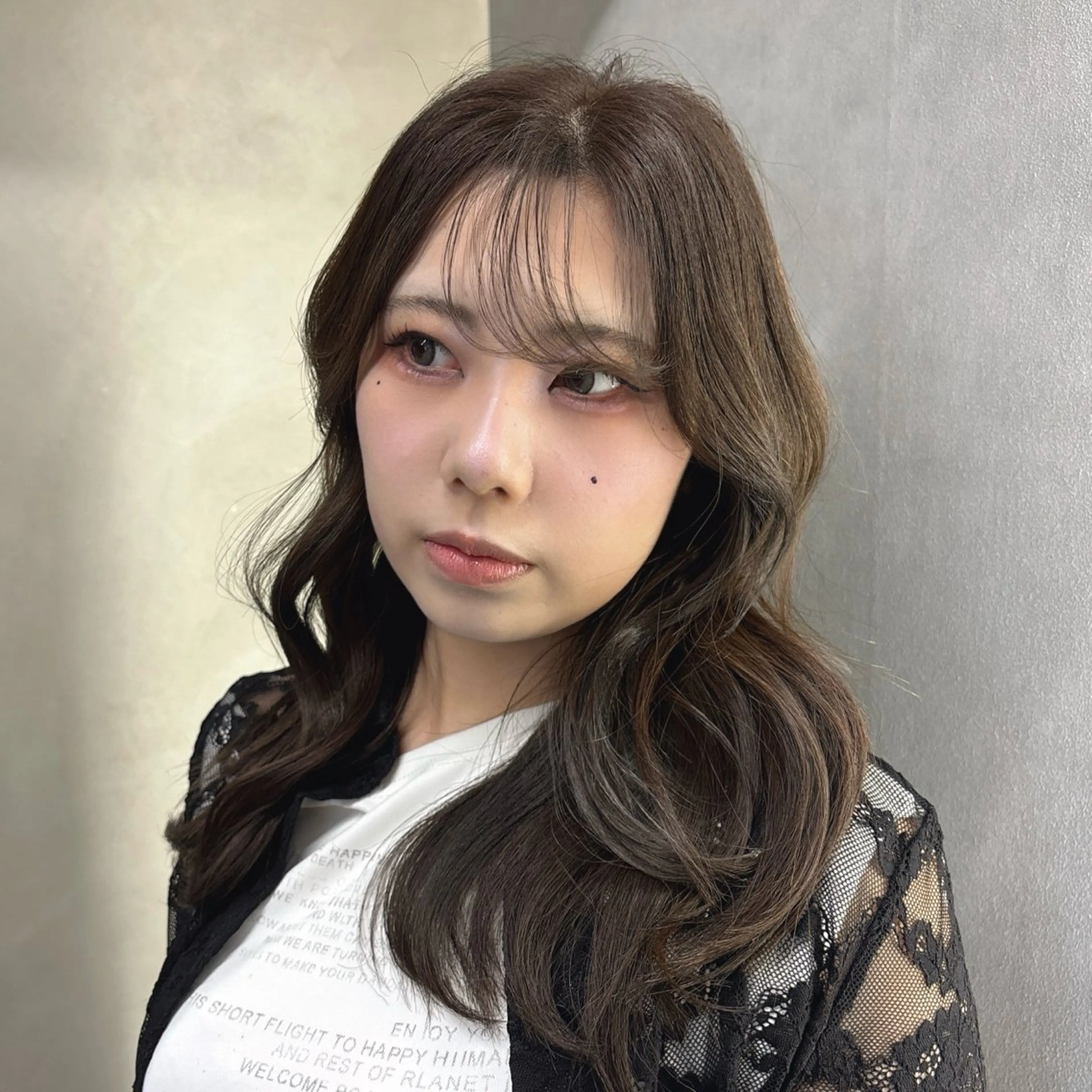 ロング 加藤 彩花のヘアスタイル