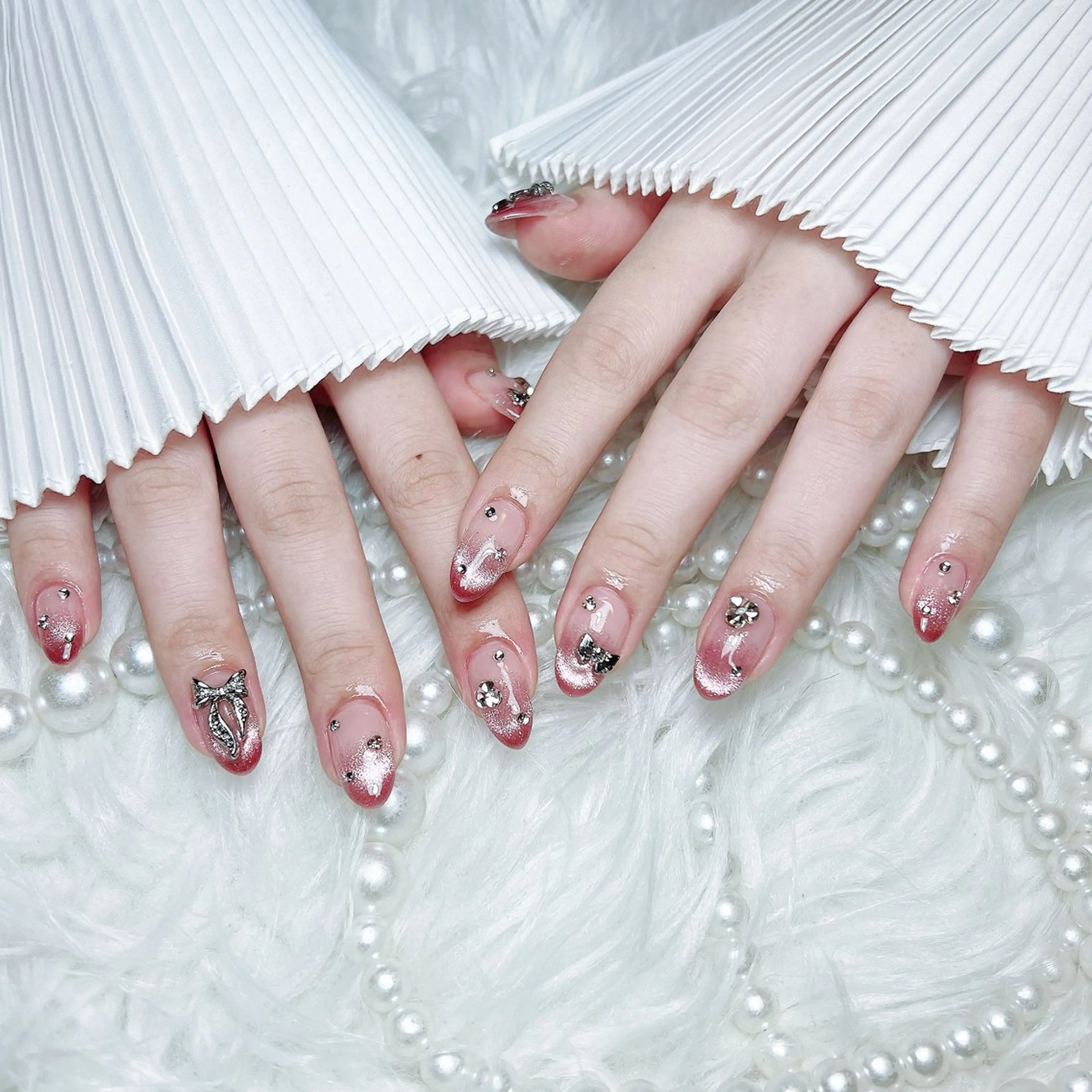 ネイル リボン ハンドネイル Ugirl Nail Pinpin🤍のネイルデザイン